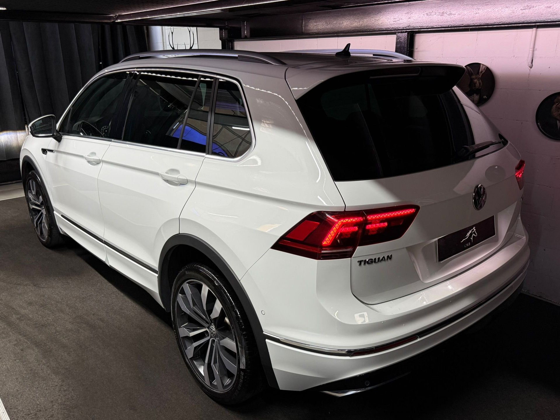 VW Tiguan 2.0TSI Highline R-Line 4Motion DSG / Top Austattung / Anhängerkupplung /-image-4