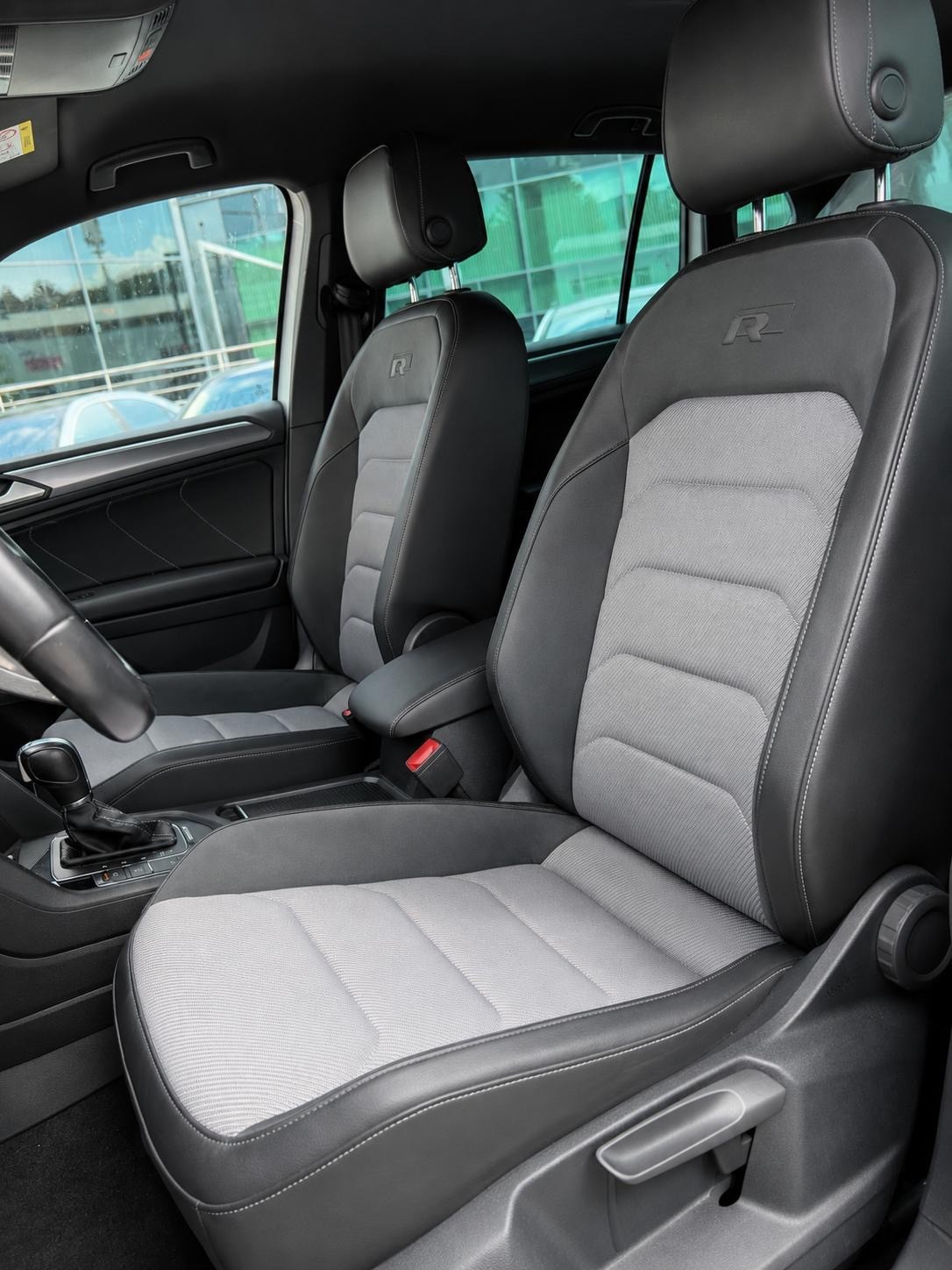 VW Tiguan 2.0TSI Highline R-Line 4Motion DSG / Top Austattung-image-1