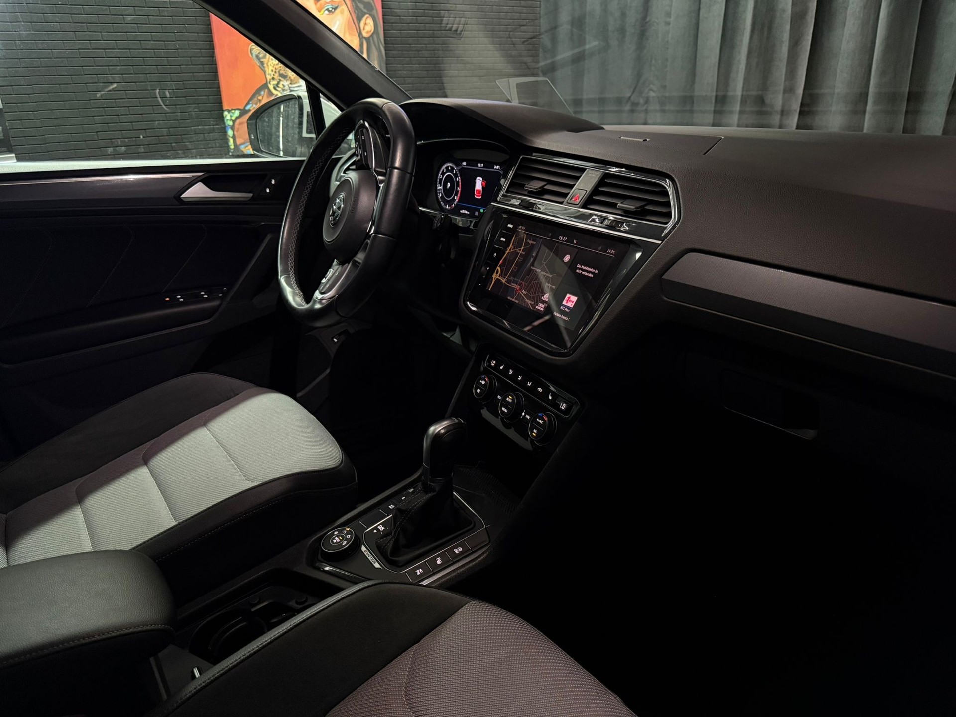 VW Tiguan 2.0TSI Highline R-Line 4Motion DSG / Top Austattung / Anhängerkupplung /-image-10