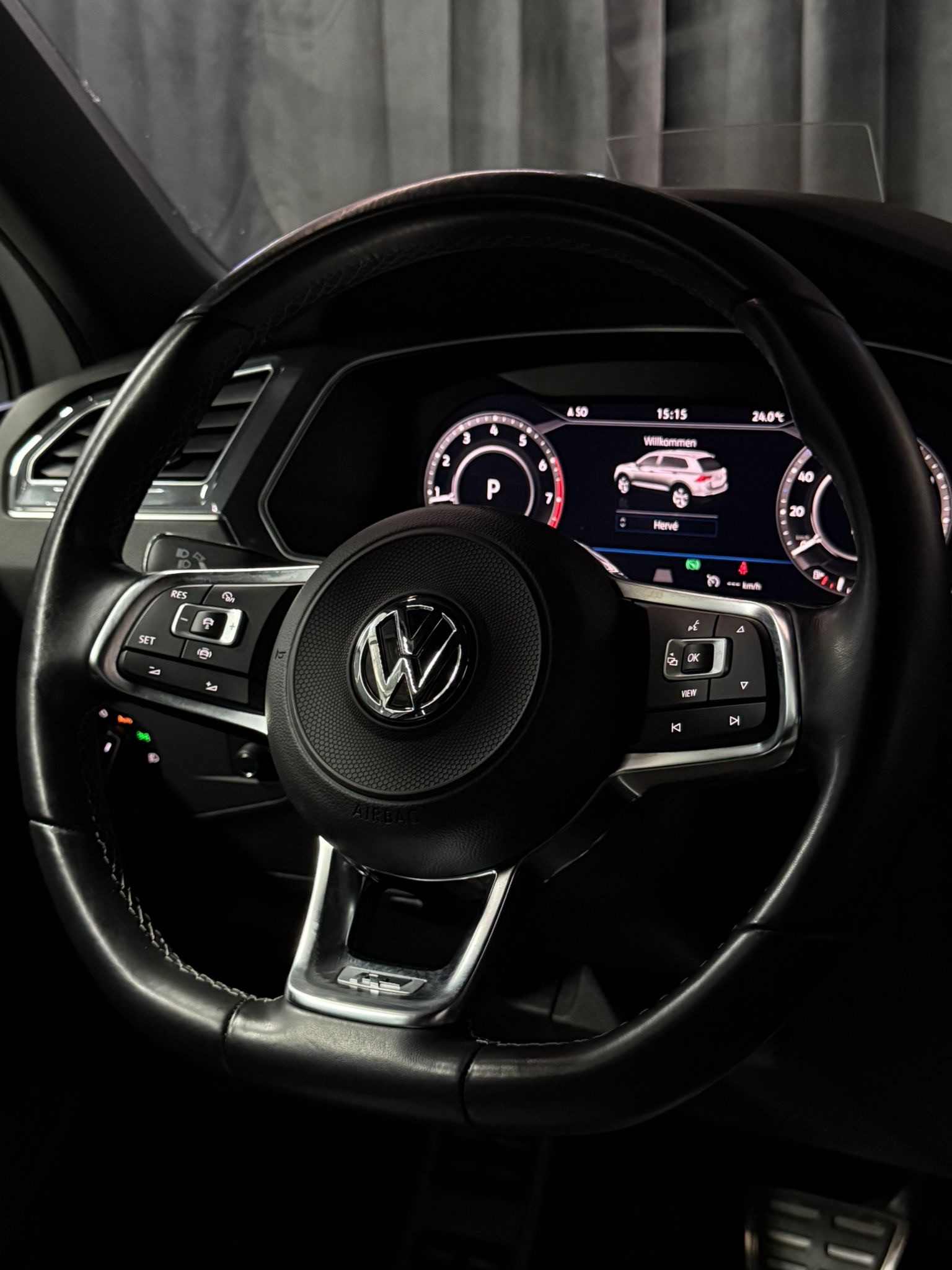 VW Tiguan 2.0TSI Highline R-Line 4Motion DSG / Top Austattung / Anhängerkupplung /-image-15