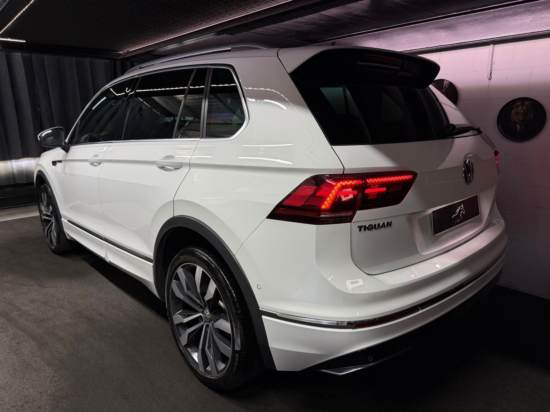 VW Tiguan 2.0TSI Highline R-Line 4Motion DSG / Top Austattung / Anhängerkupplung /-image-3
