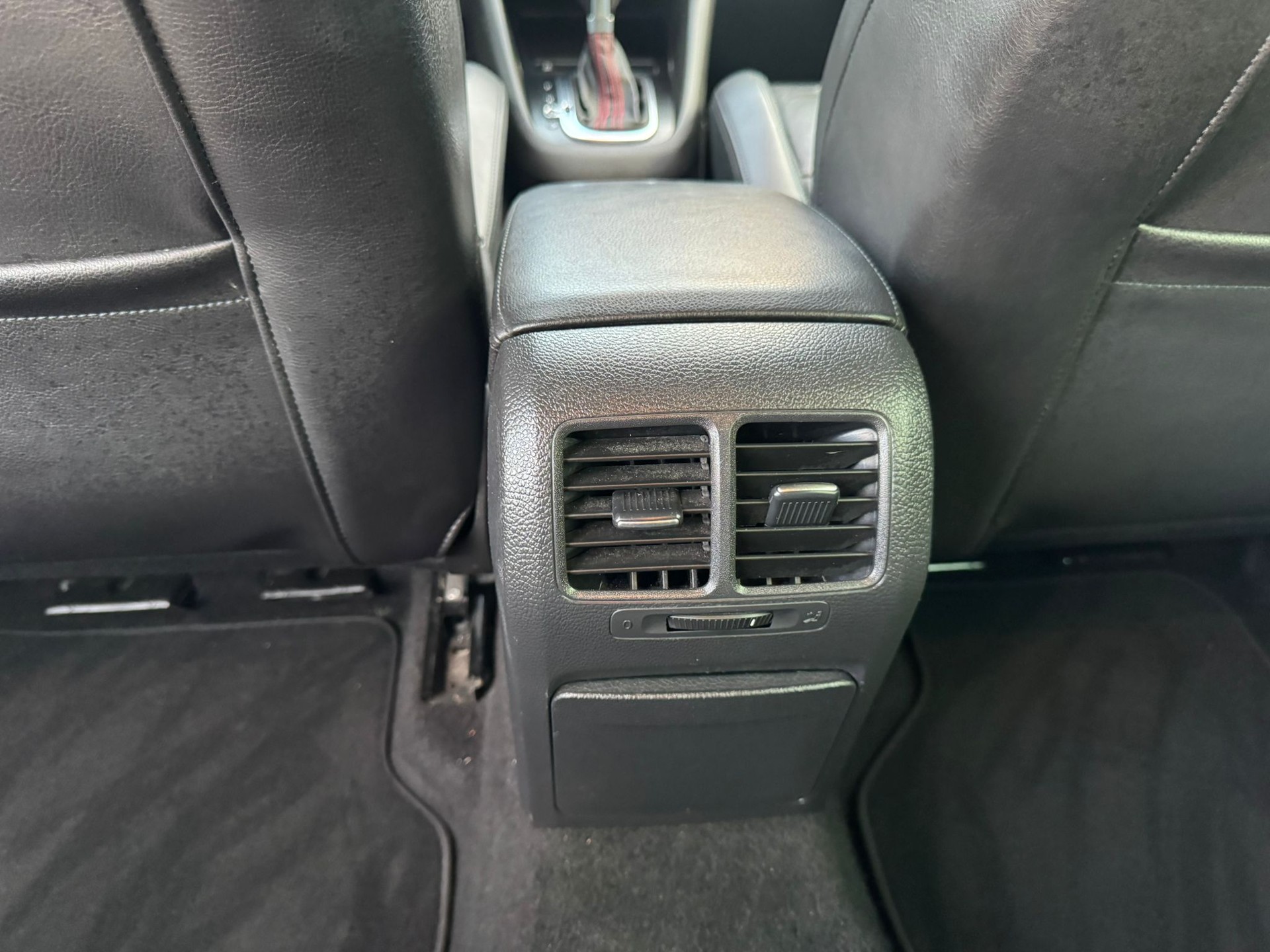 VW Golf 2.0 TSI GTI DSG-image-16
