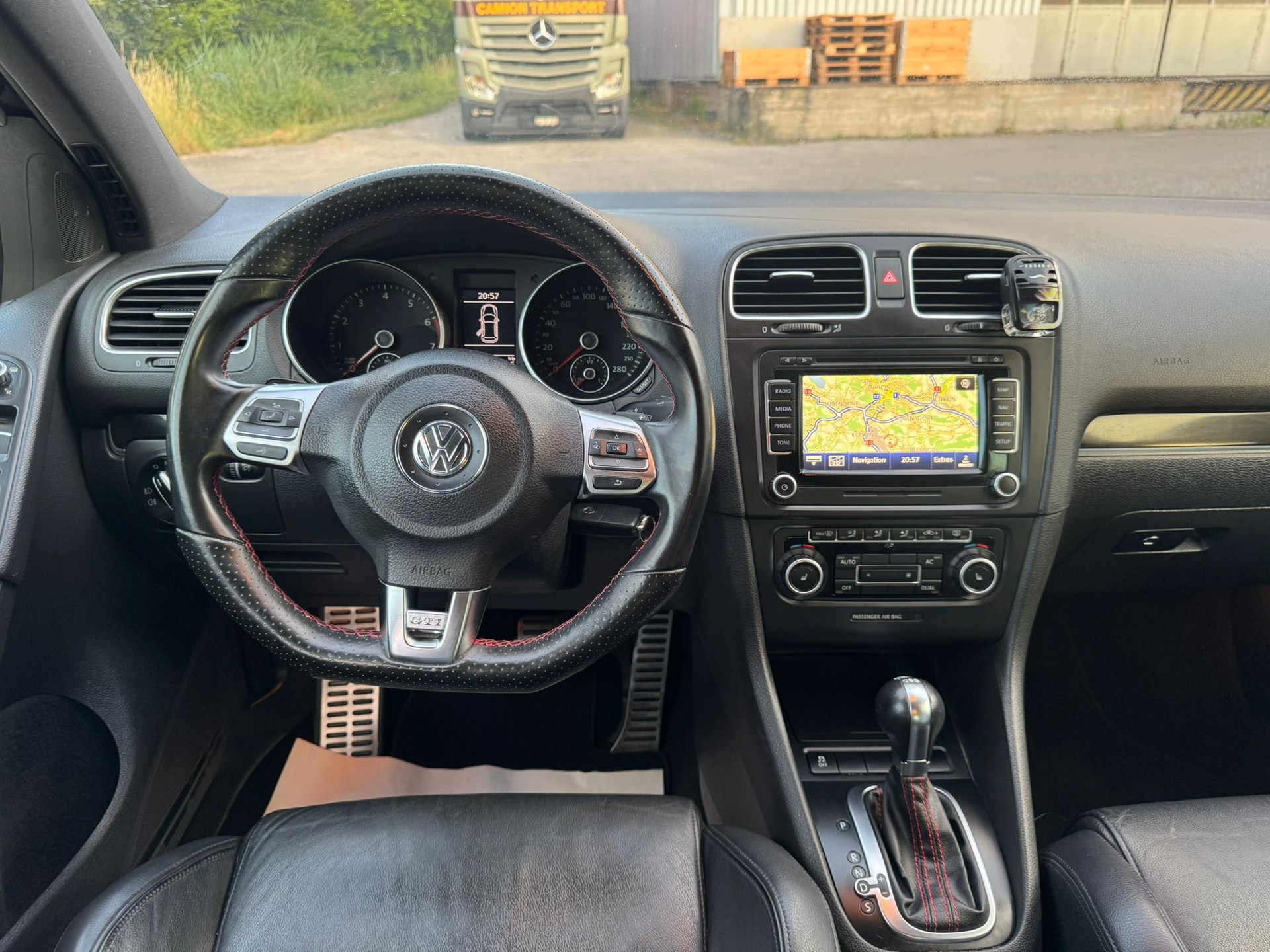 VW Golf 2.0 TSI GTI DSG-image-15