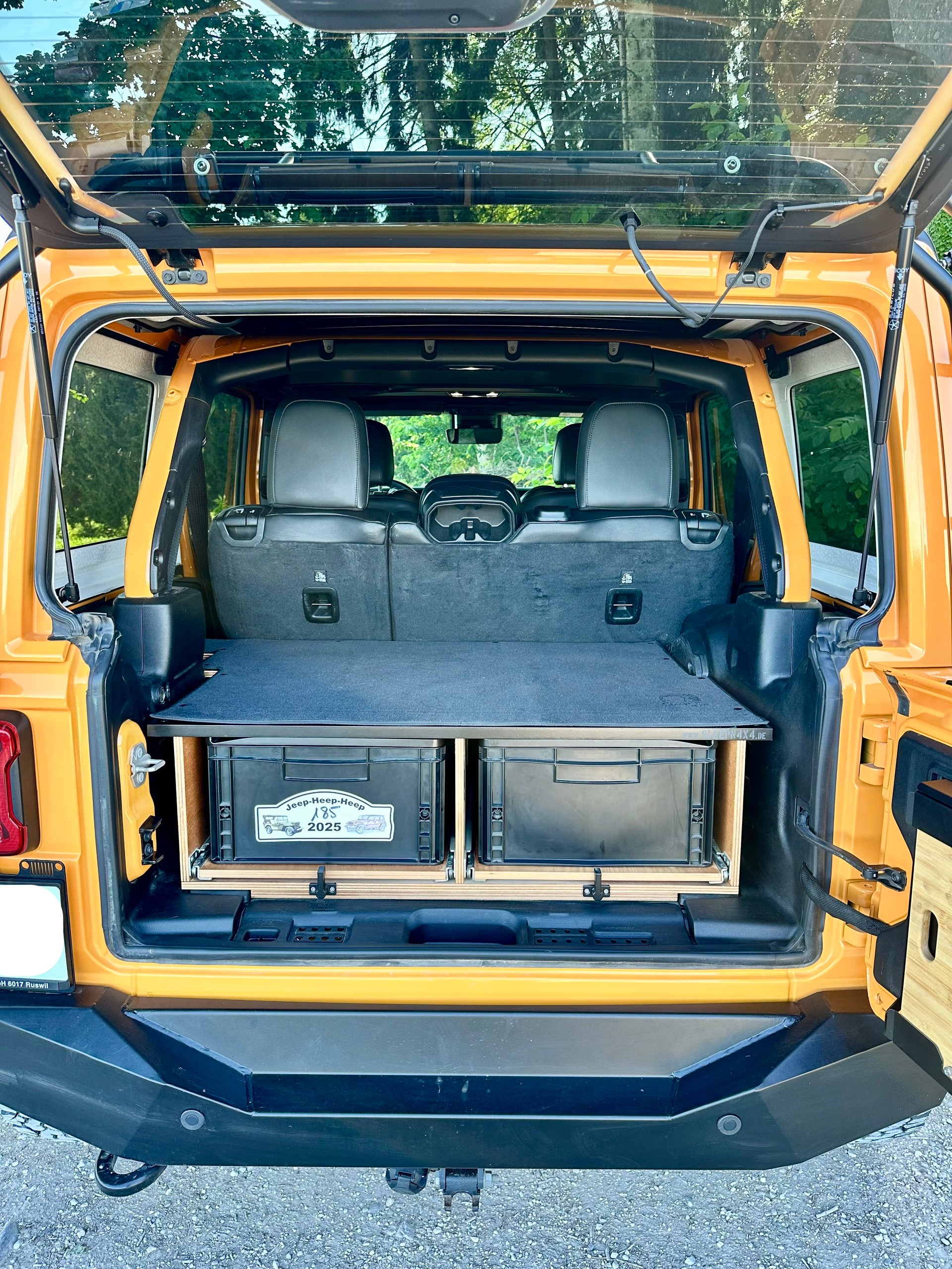 JEEP 2.0 Turbo 80th Anniversary Unlimited-image-4
