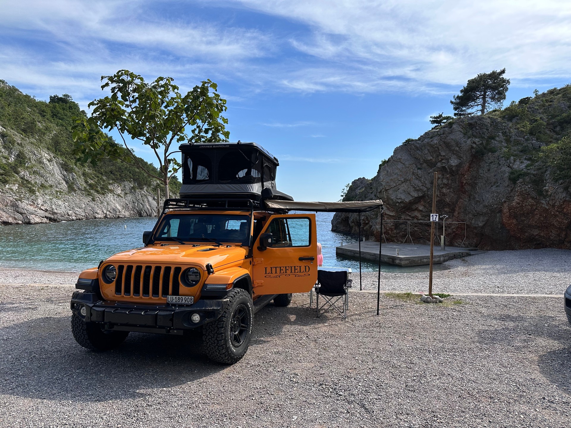 JEEP 2.0 Turbo 80th Anniversary Unlimited-image-13