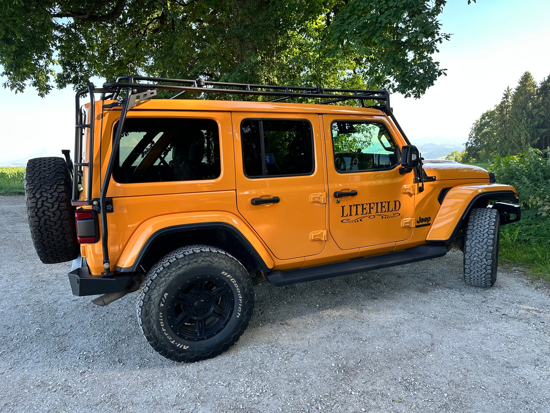 JEEP 2.0 Turbo 80th Anniversary Unlimited-image-2