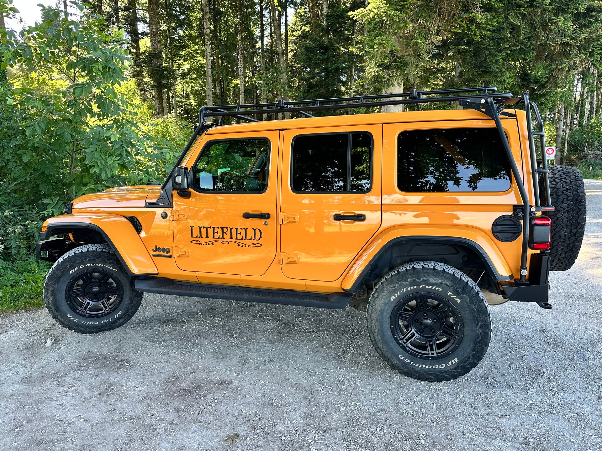 JEEP 2.0 Turbo 80th Anniversary Unlimited-image-1