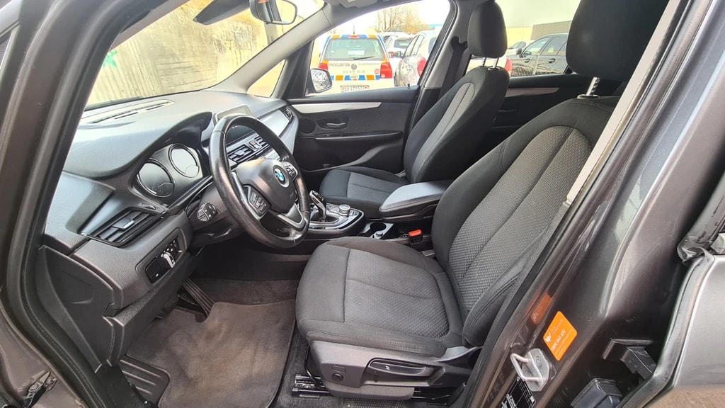 BMW 218d xDrive Gran Tourer Steptronic ** Gr-Navi ** Sitzheizung ** PDC V+H ** DAB-Radio ** Frisch Ab MFK & Service **-image-14