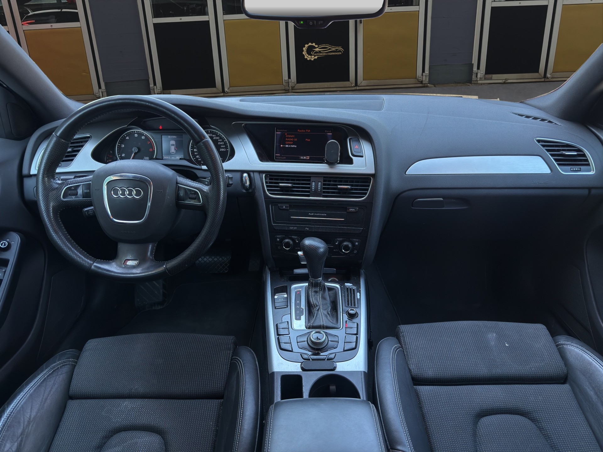 AUDI A4 Avant 2.0 TFSI multitronic-image-10