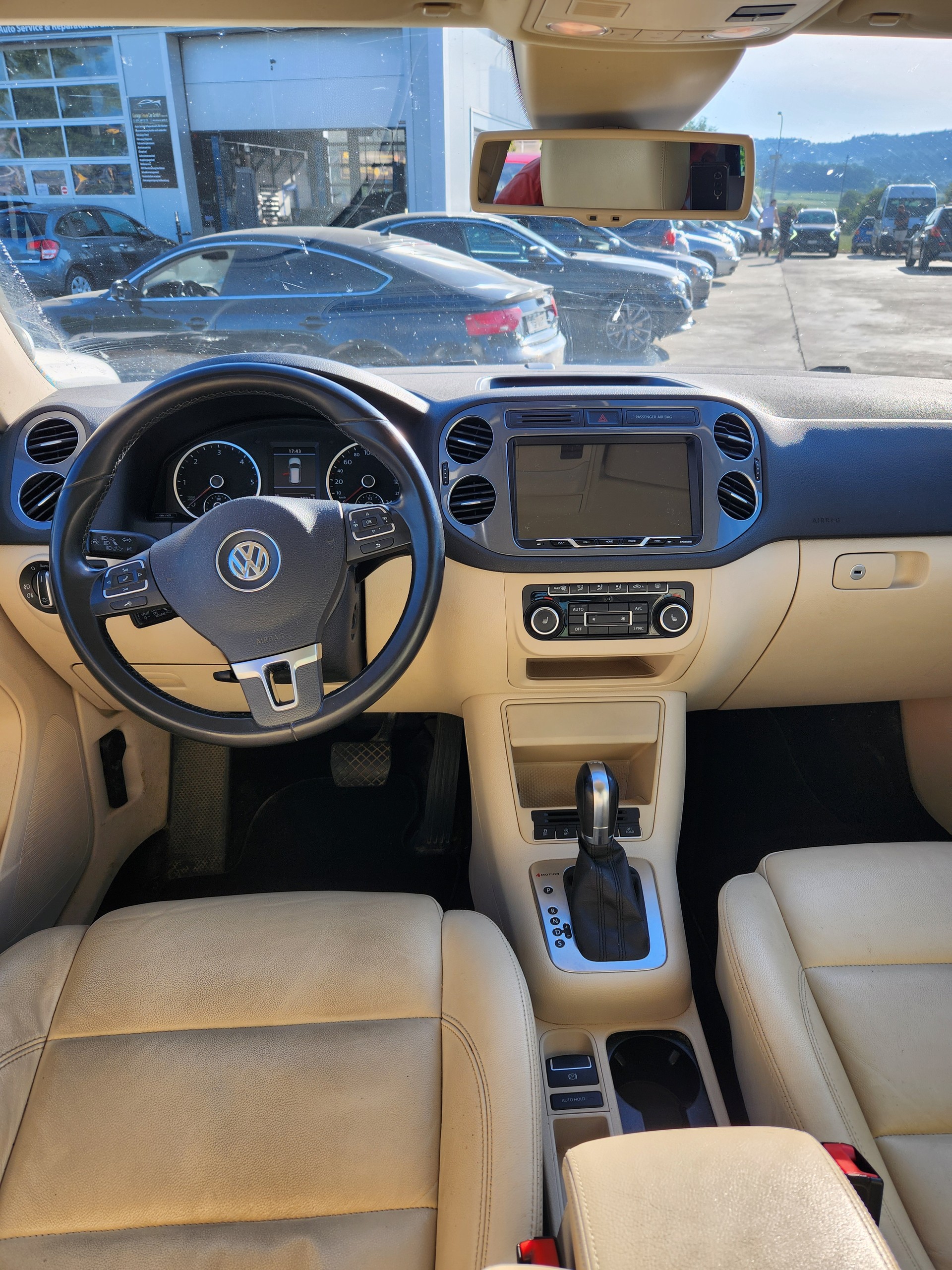 VW Tiguan 2.0 TDI BlueMotion Track&Style 4Motion DSG-image-6