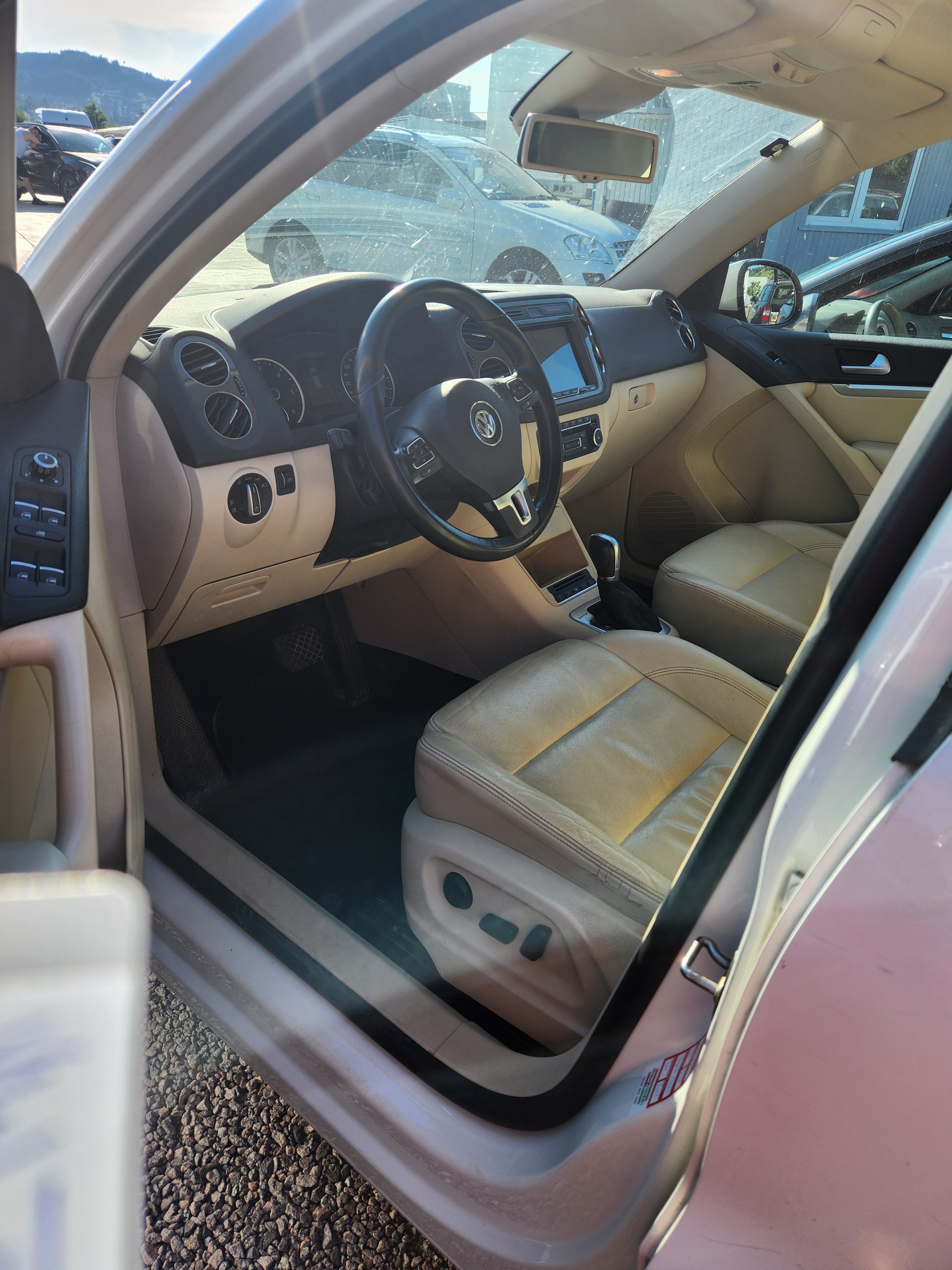 VW Tiguan 2.0 TDI BlueMotion Track&Style 4Motion DSG-image-9