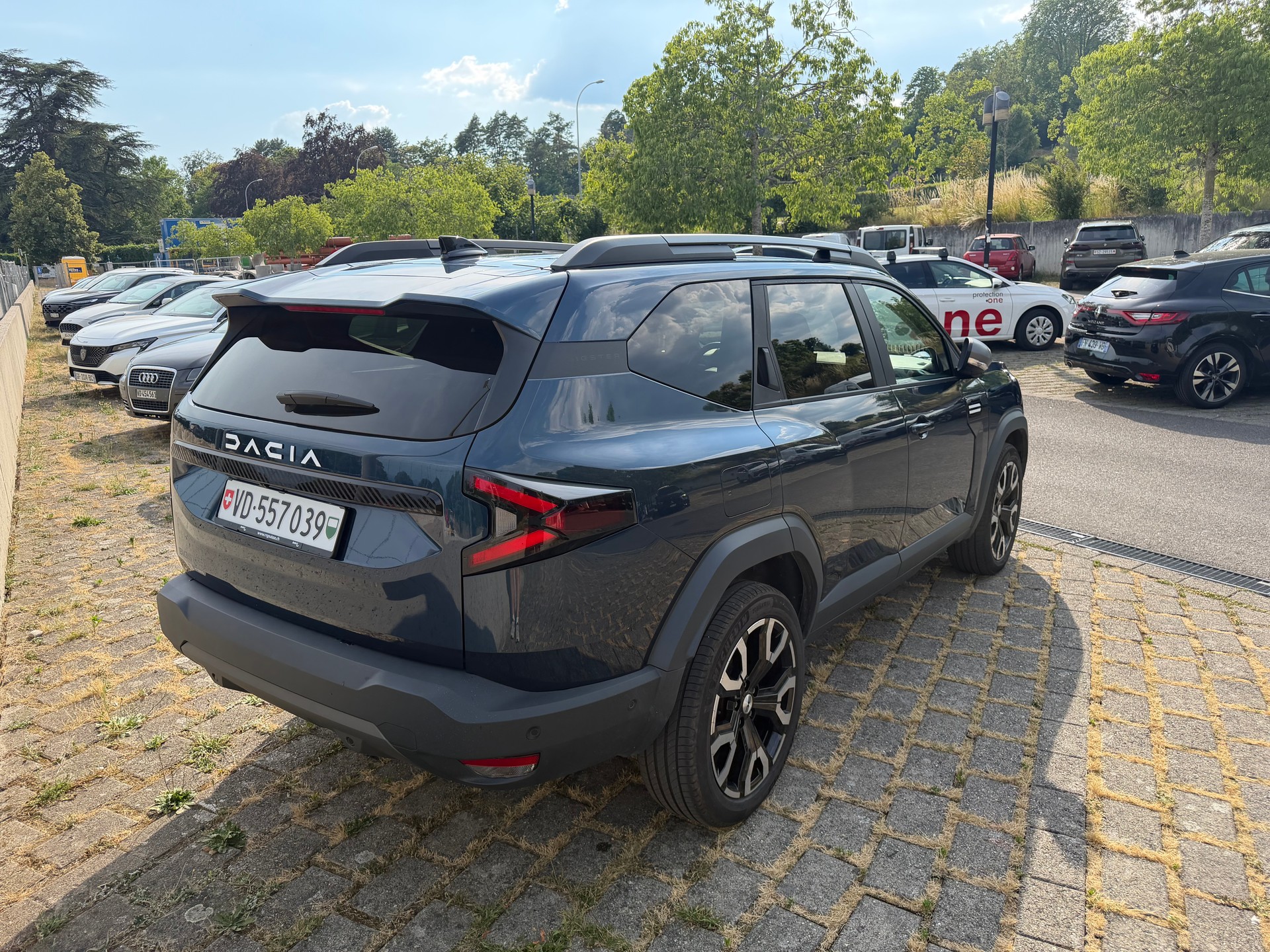 DACIA 1.8 Hybrid Journey-image-2