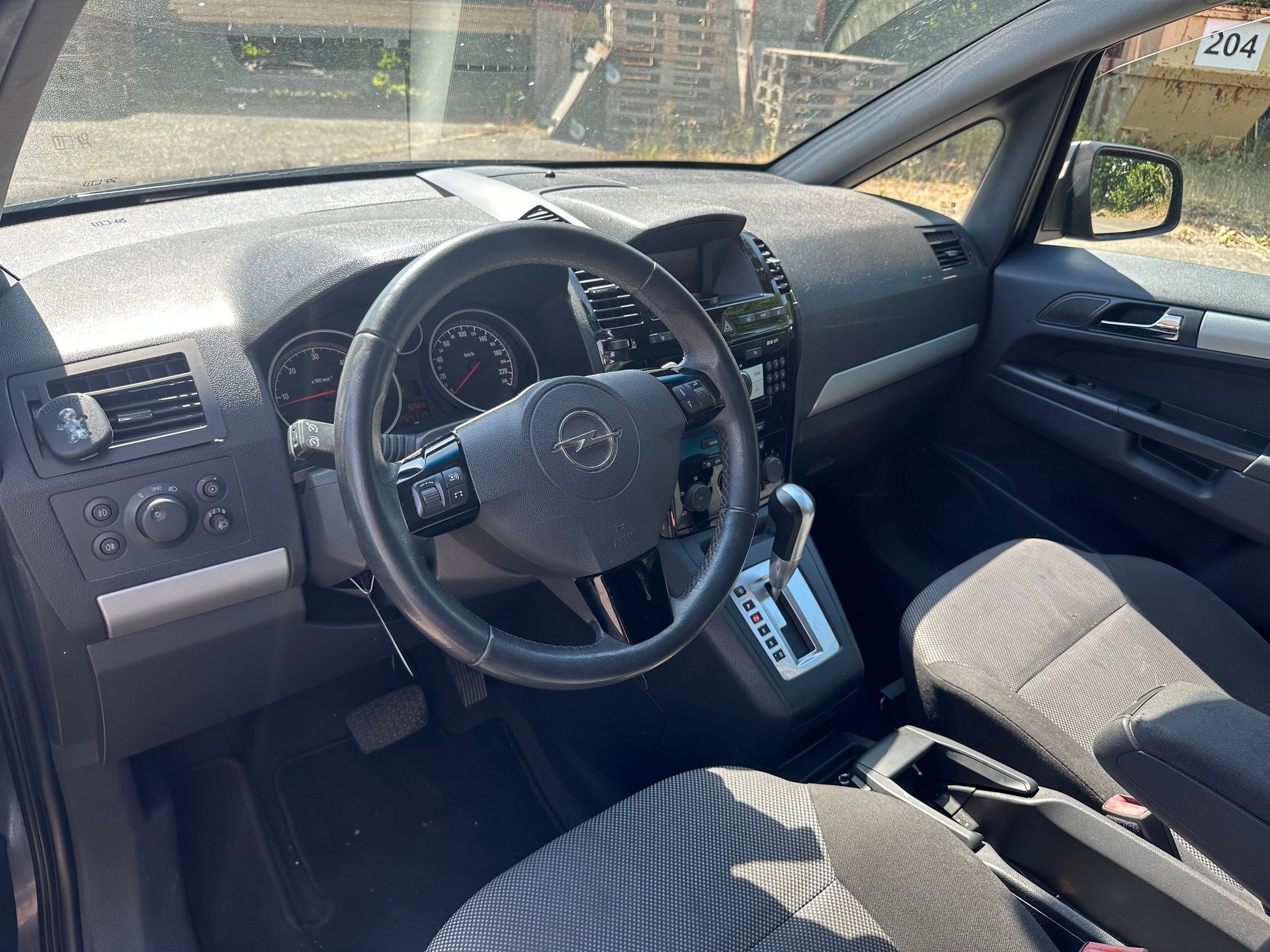 OPEL Zafira 1.9 CDTI Anniversary Edition Automatic-image-6