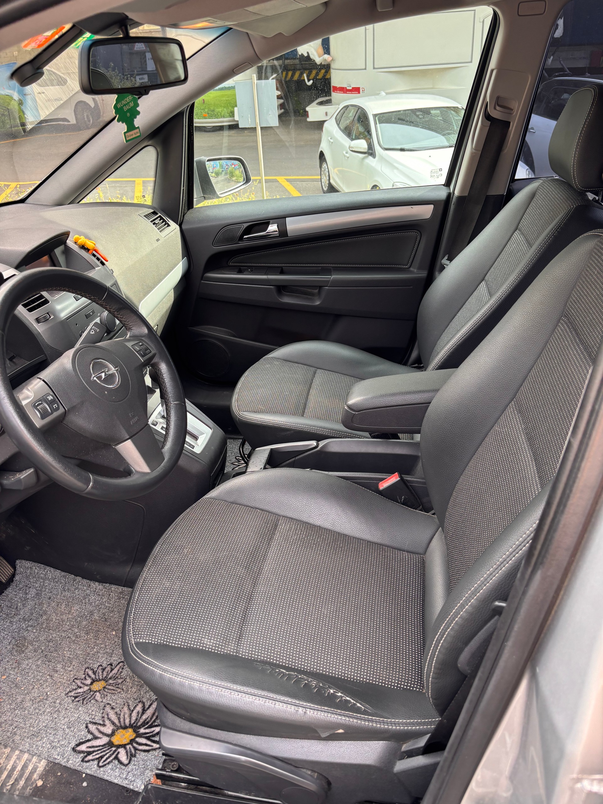 OPEL Zafira 2.2i 16V Cosmo-image-7