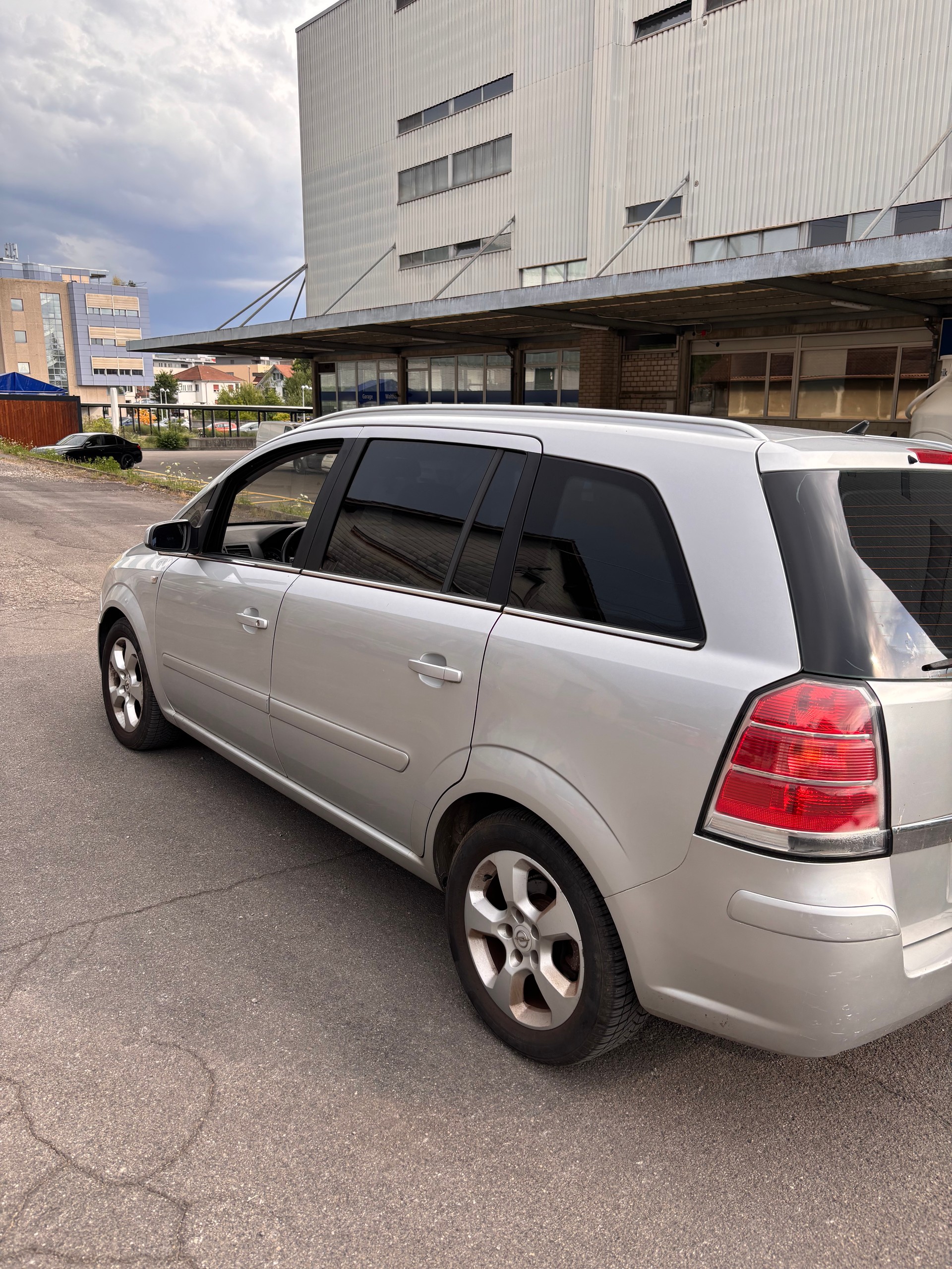 OPEL Zafira 2.2i 16V Cosmo-image-3