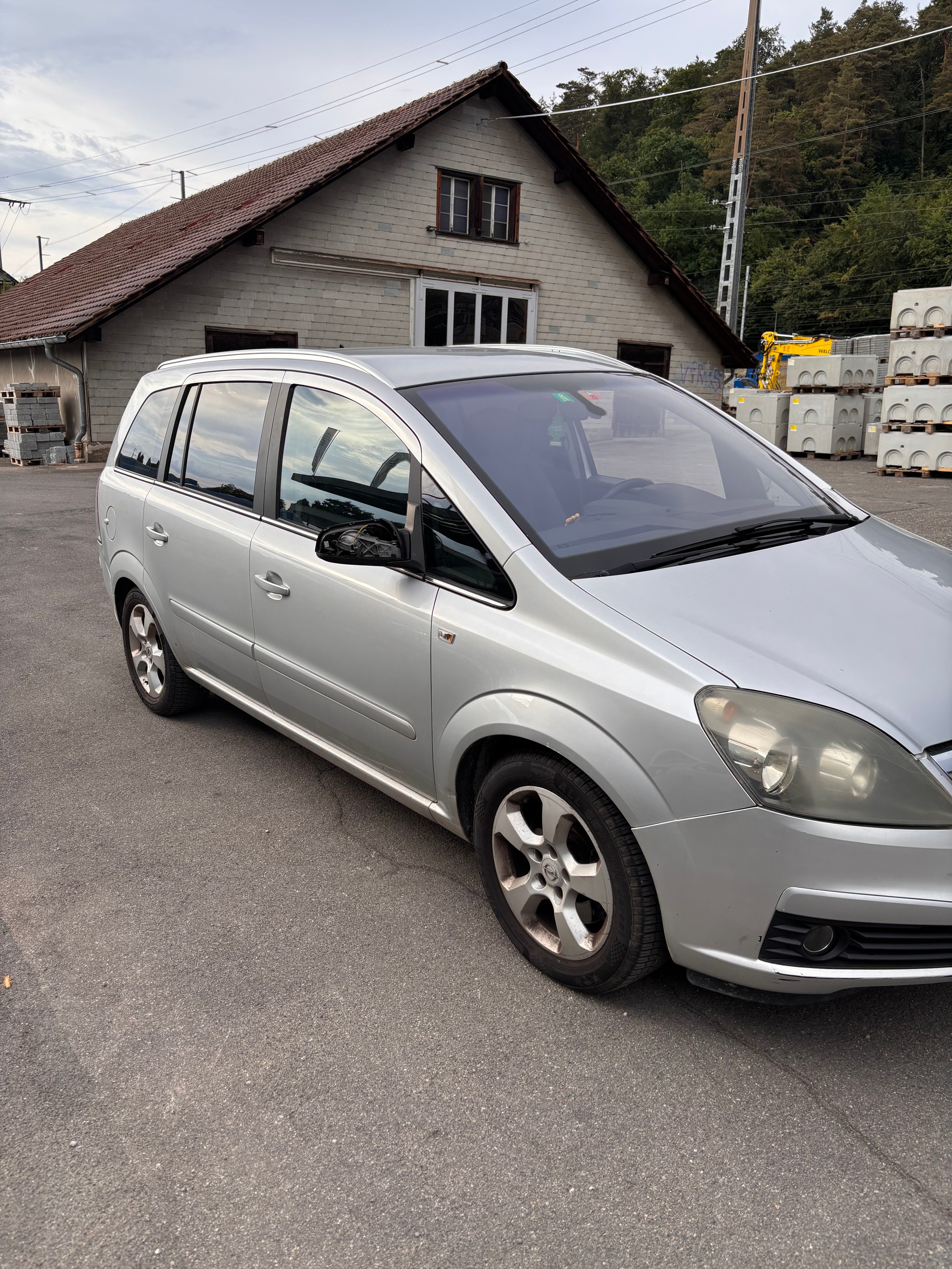 OPEL Zafira 2.2i 16V Cosmo-image-1