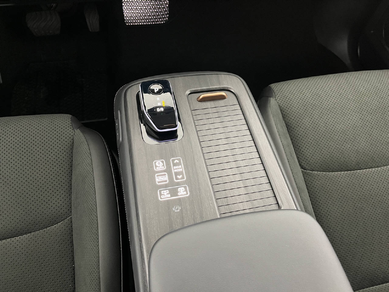 NISSAN Ariya Evolve e-4orce-image-13
