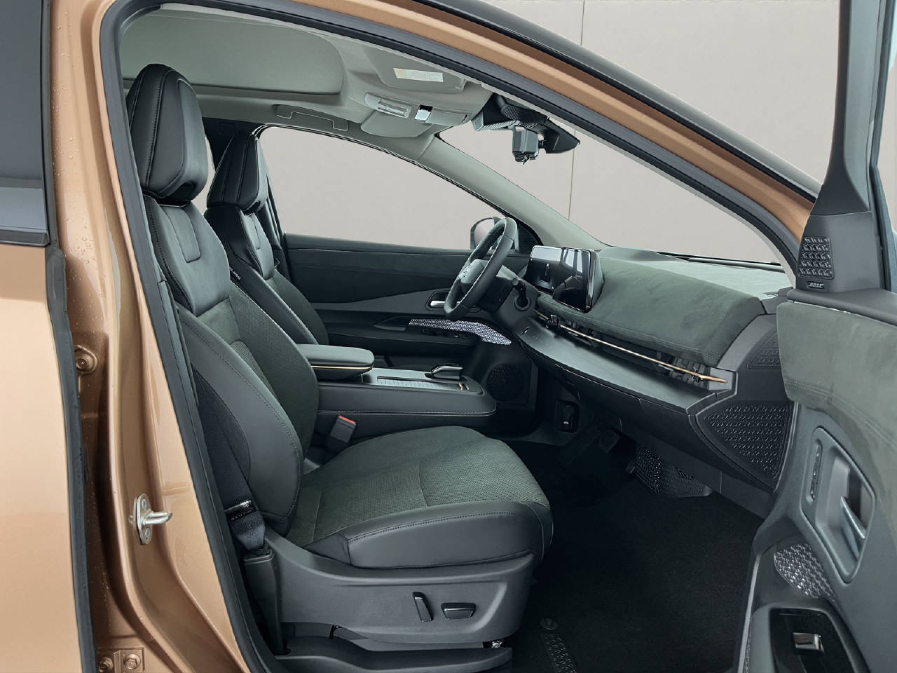 NISSAN Ariya Evolve e-4orce-image-15