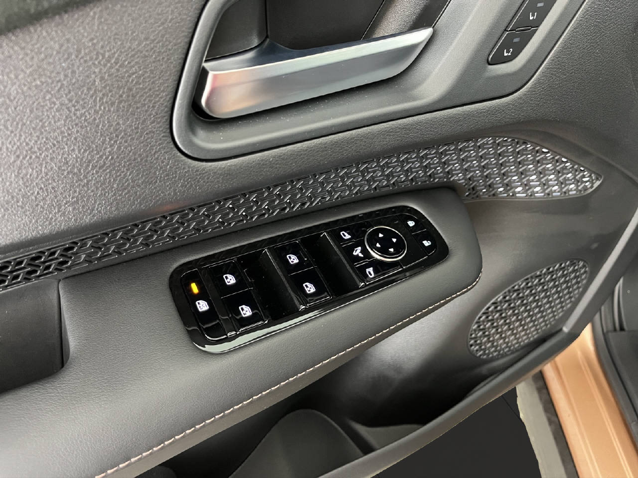 NISSAN Ariya Evolve e-4orce-image-12