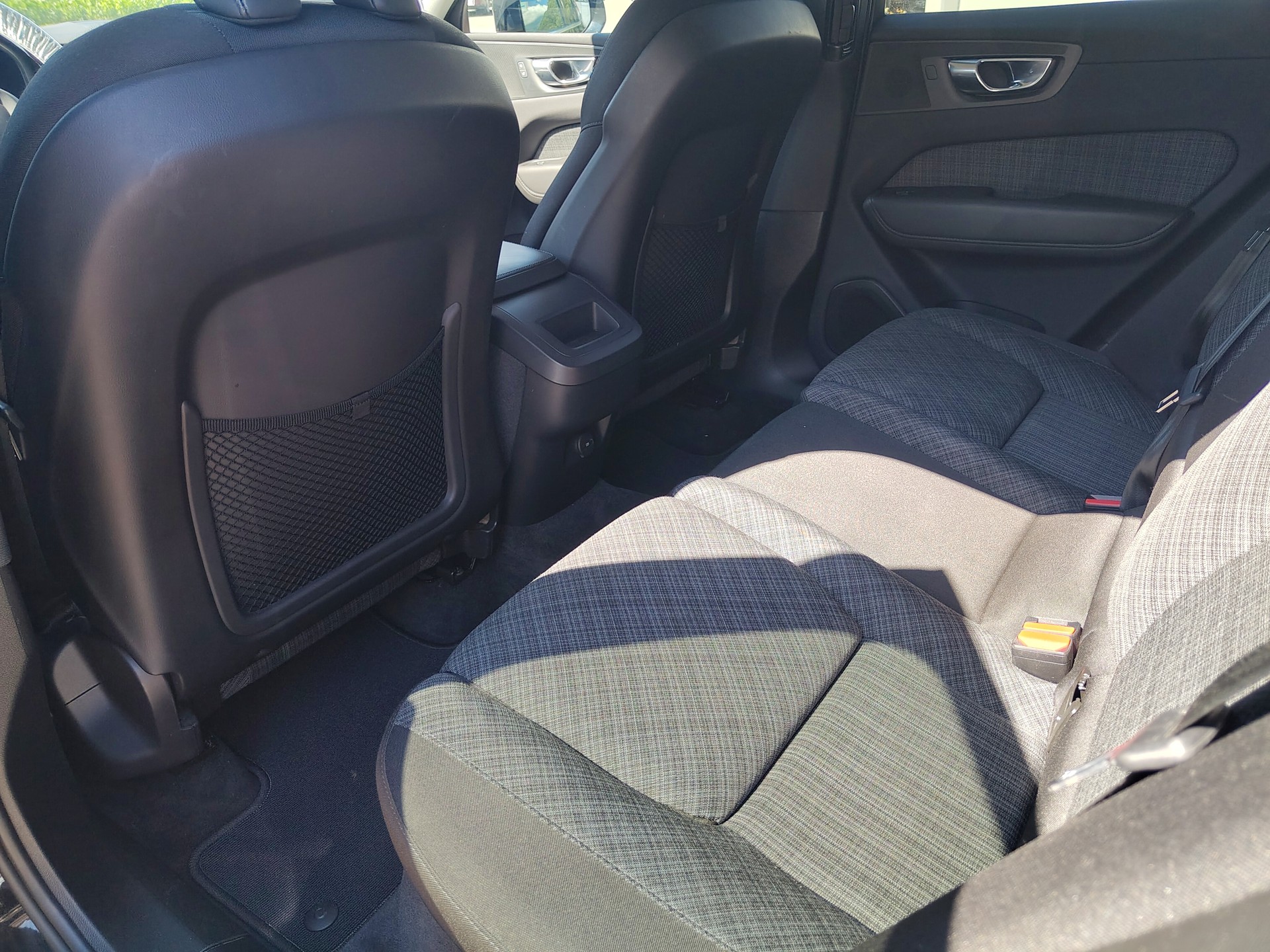 VOLVO XC60 B4 Benzin Mild Hybrid Momentum Geartronic-image-7