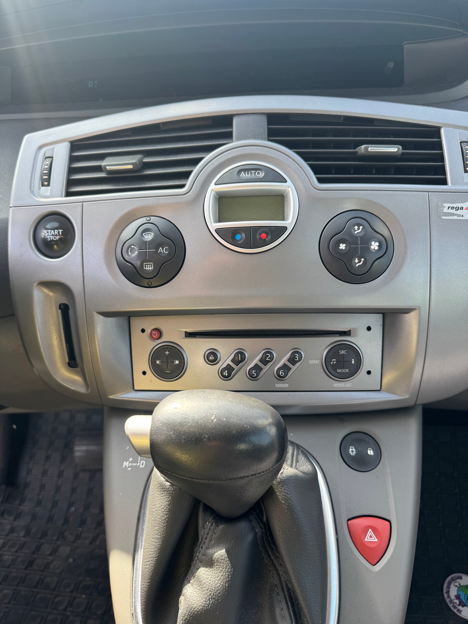 RENAULT Scénic 2.0 16V Fairway Automatic-image-8