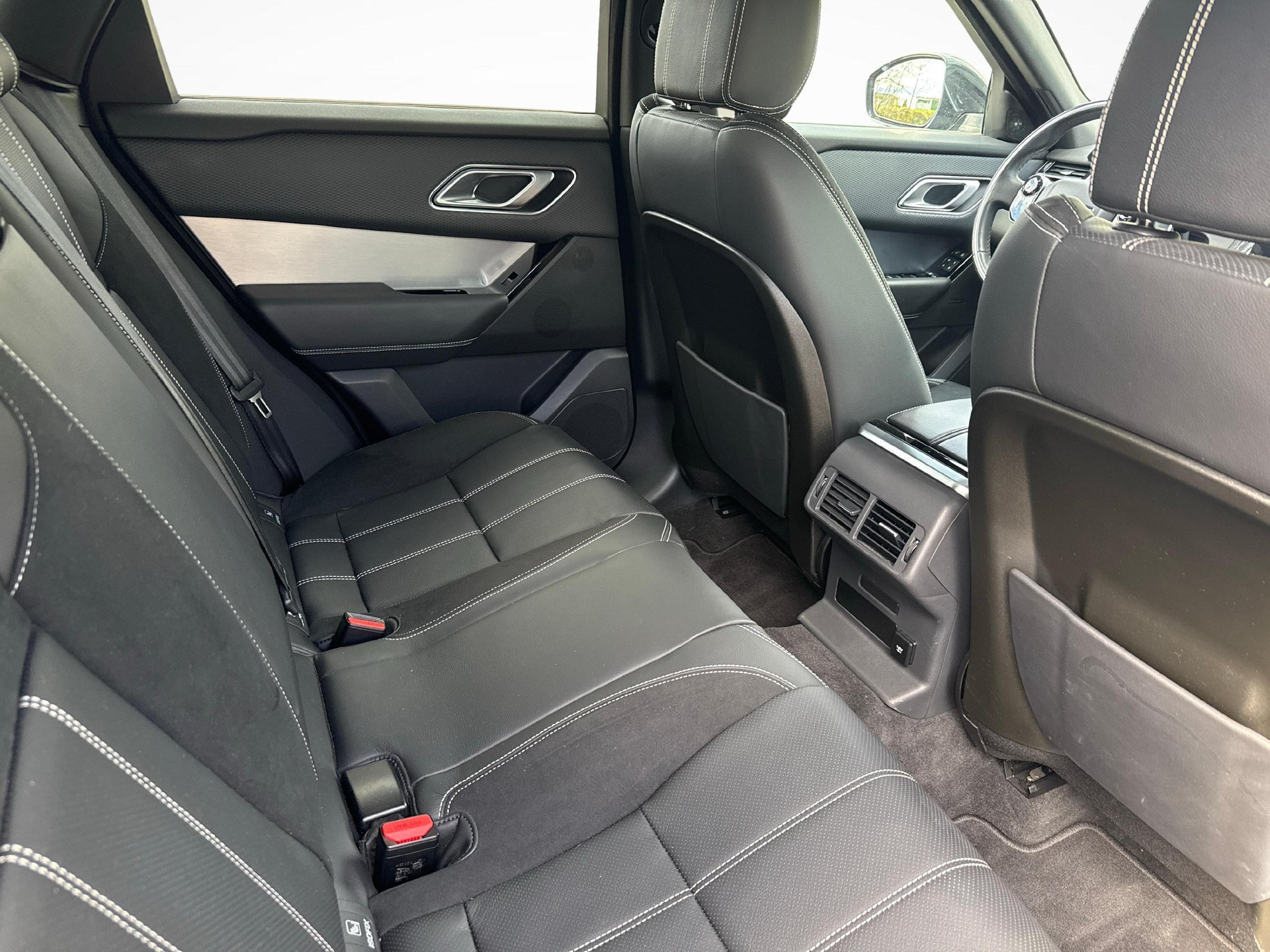 LAND ROVER Range Rover Velar 3.0 D 300 R-Dynamic S, ab grosser Service-image-12