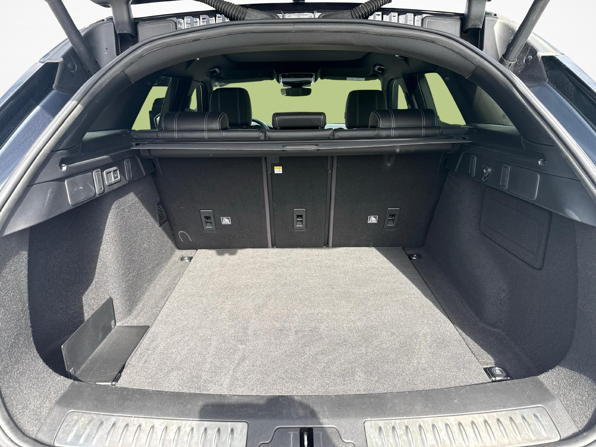 LAND ROVER Range Rover Velar 3.0 D 300 R-Dynamic S, ab grosser Service-image-13