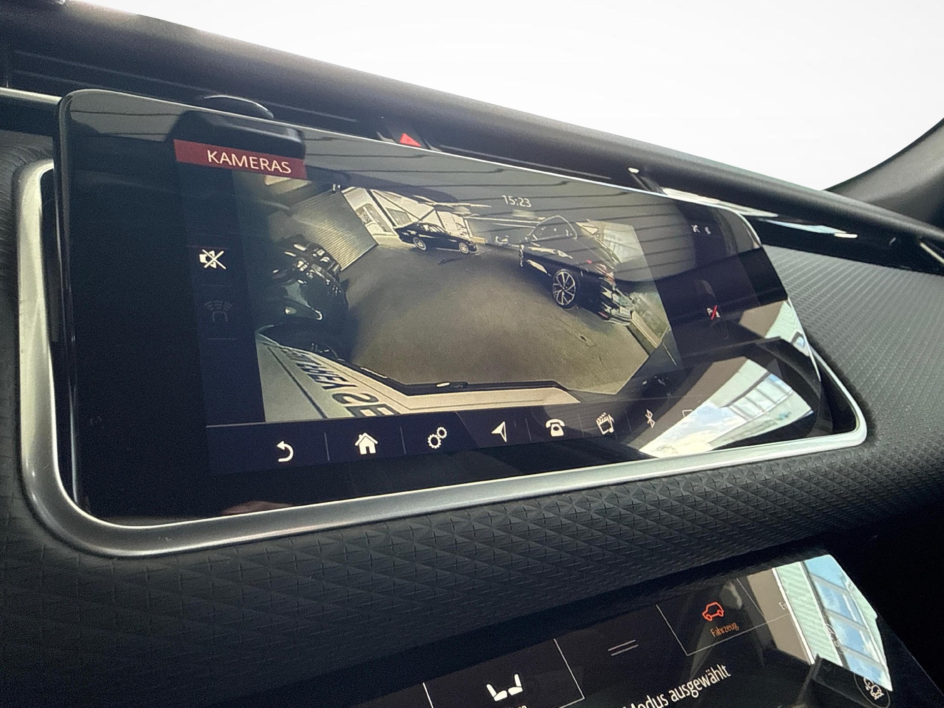 LAND ROVER Range Rover Velar 3.0 D 300 R-Dynamic S, ab grosser Service-image-9