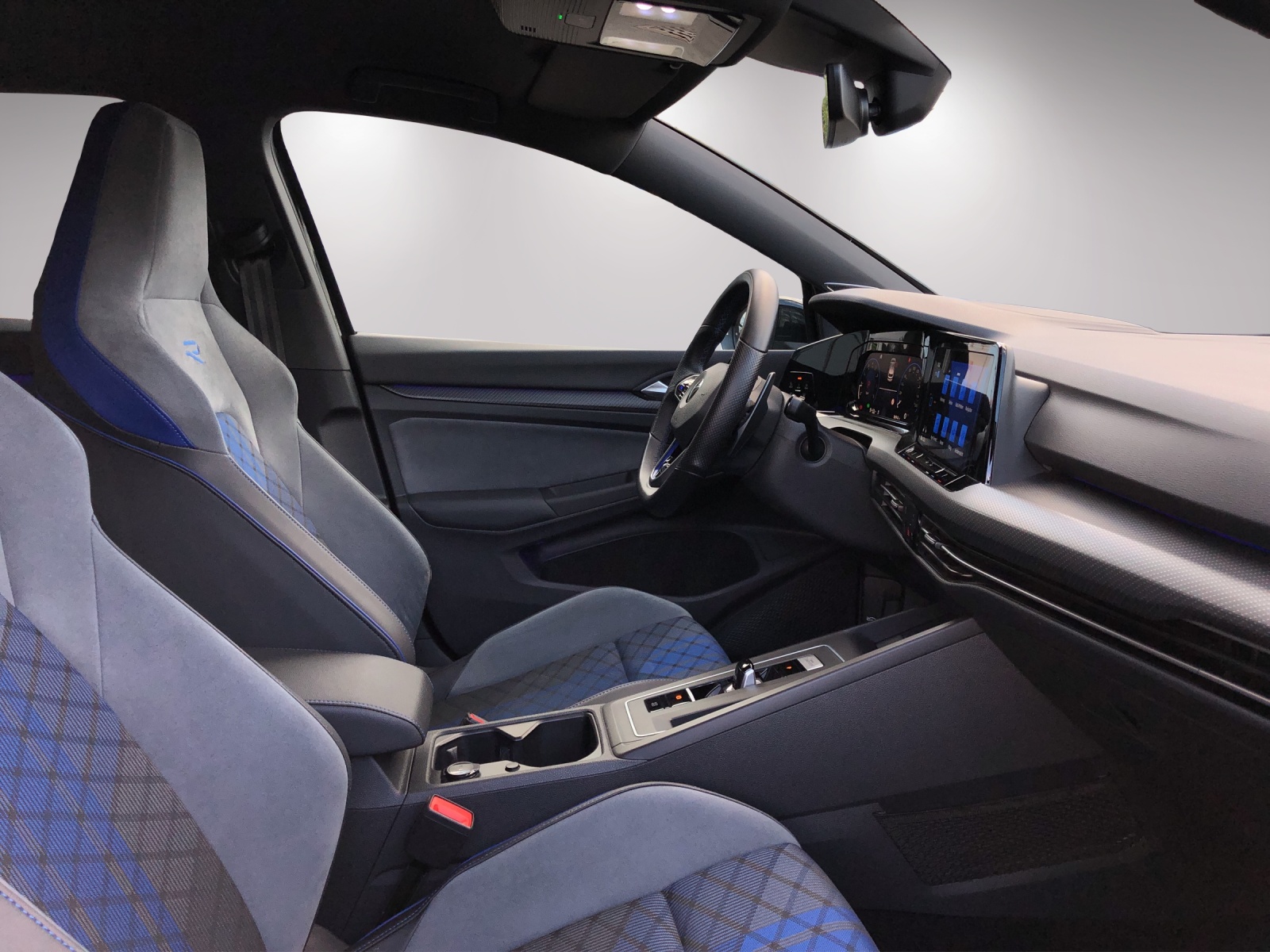 VW Golf 2.0 TSI R DSG 4Motion-image-16