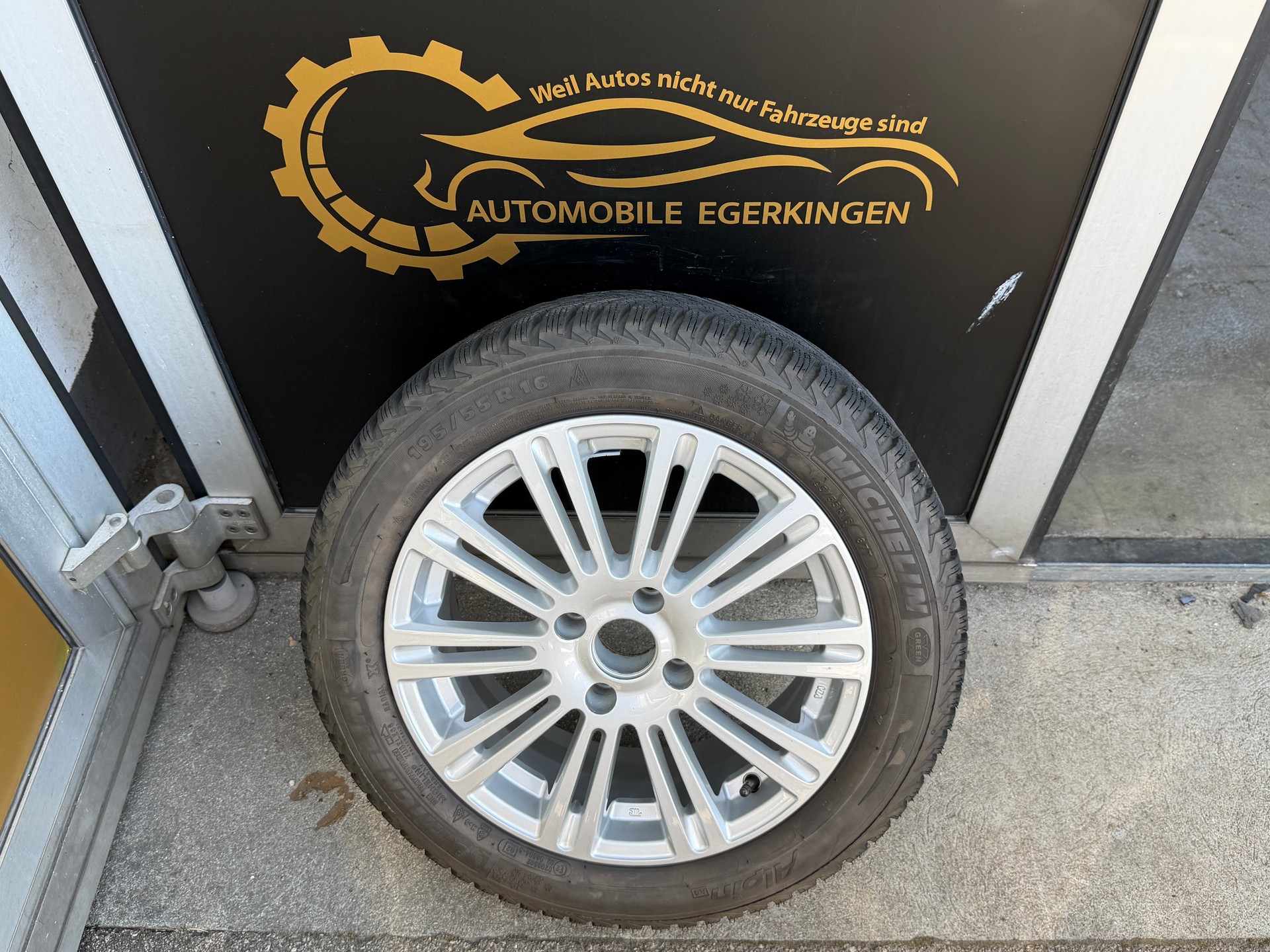 PEUGEOT 208 1.6 Turbo GTi-image-16