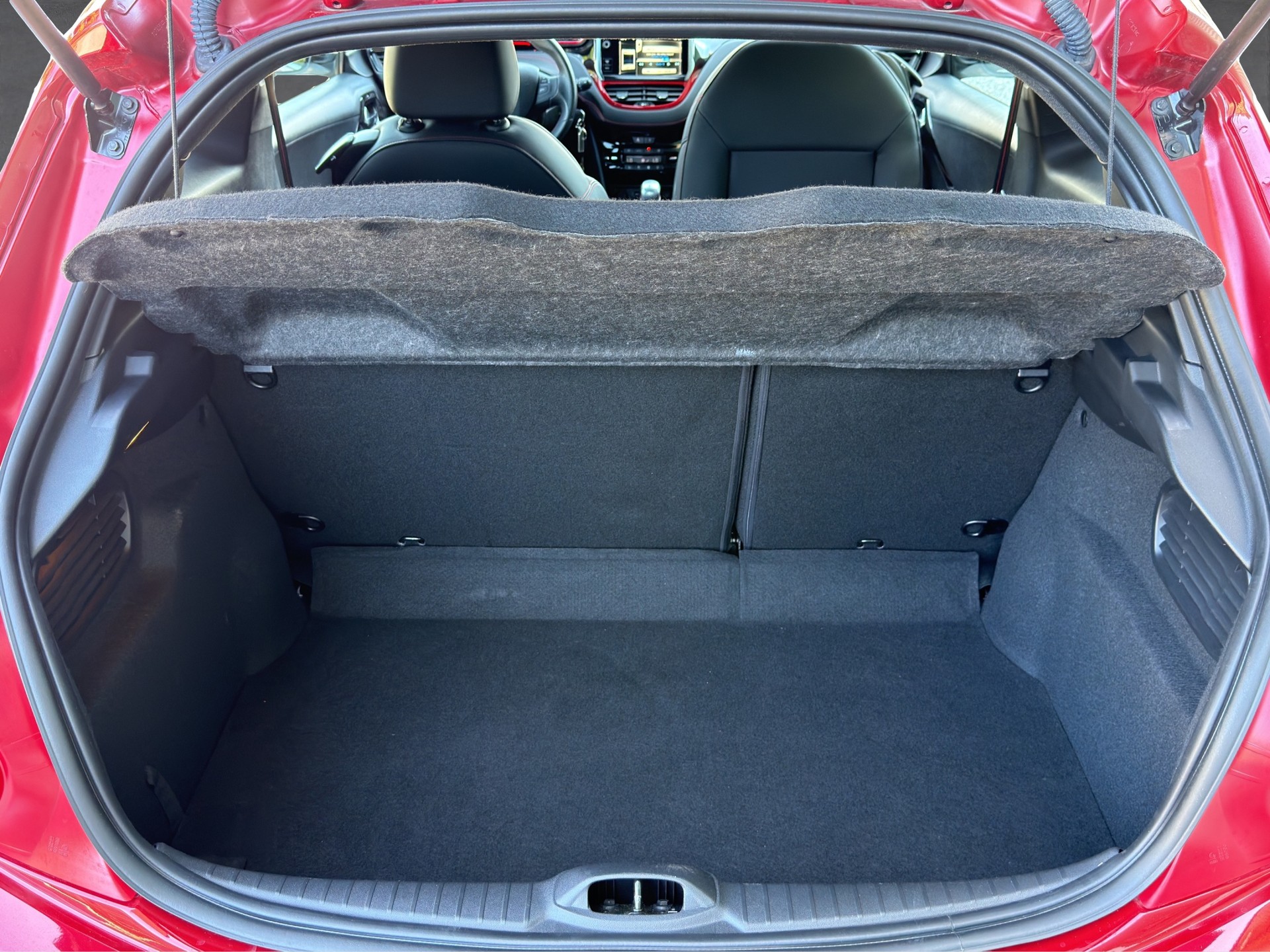 PEUGEOT 208 1.6 Turbo GTi-image-14