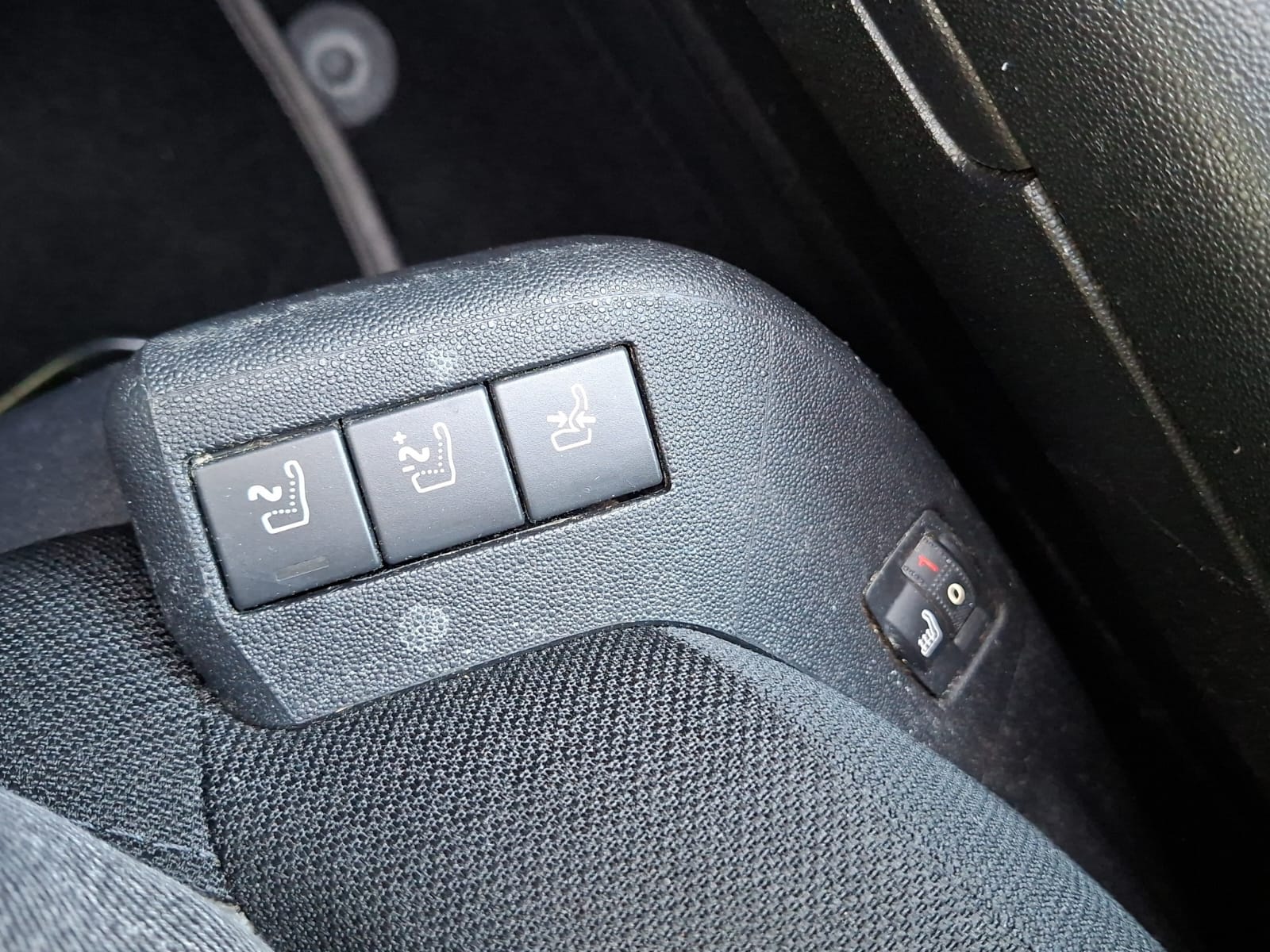 CITROEN Grand C4 Picasso 1.6i 16V THP Feel Edition EAT6-image-20