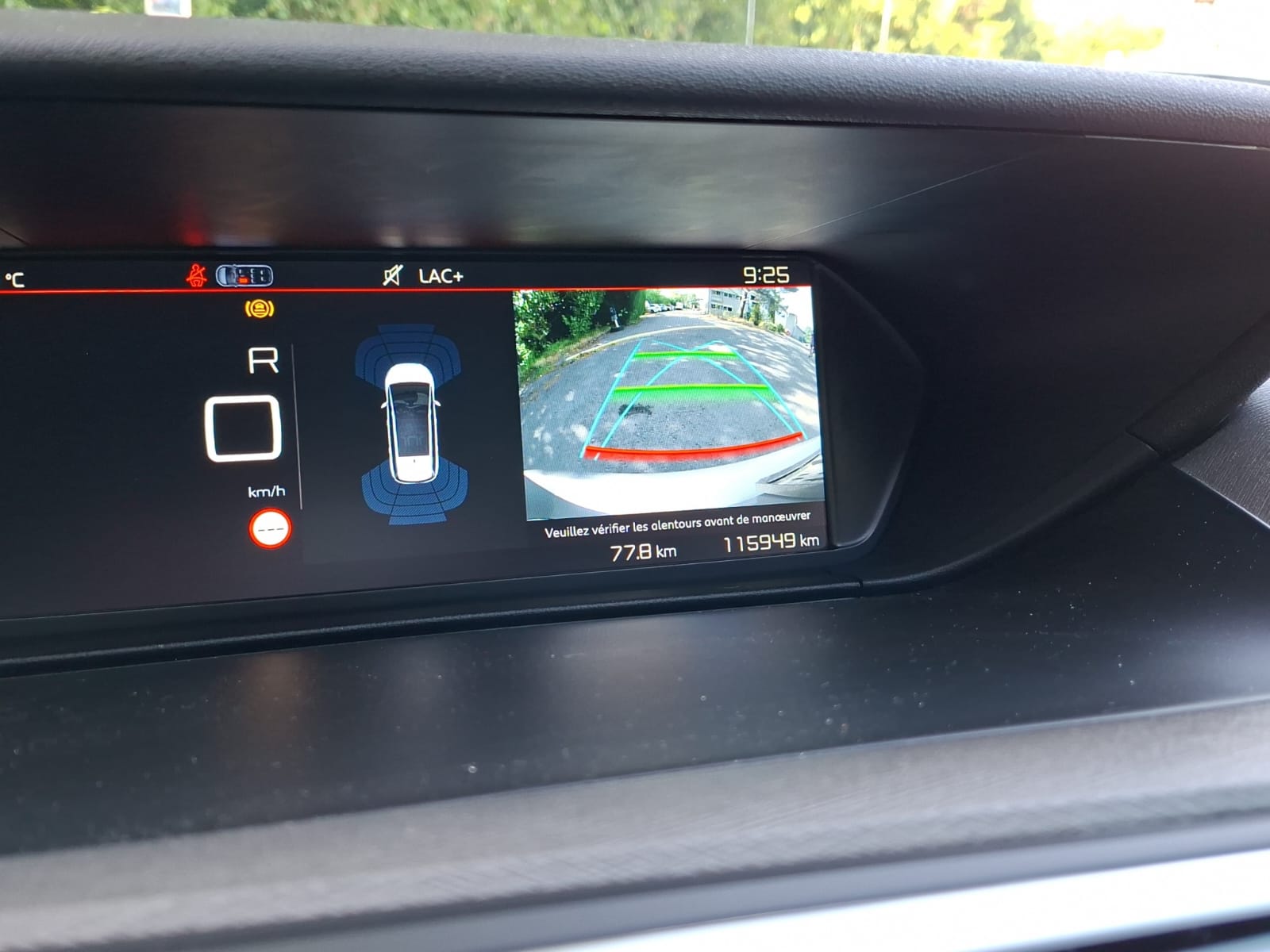 CITROEN Grand C4 Picasso 1.6i 16V THP Feel Edition EAT6-image-17