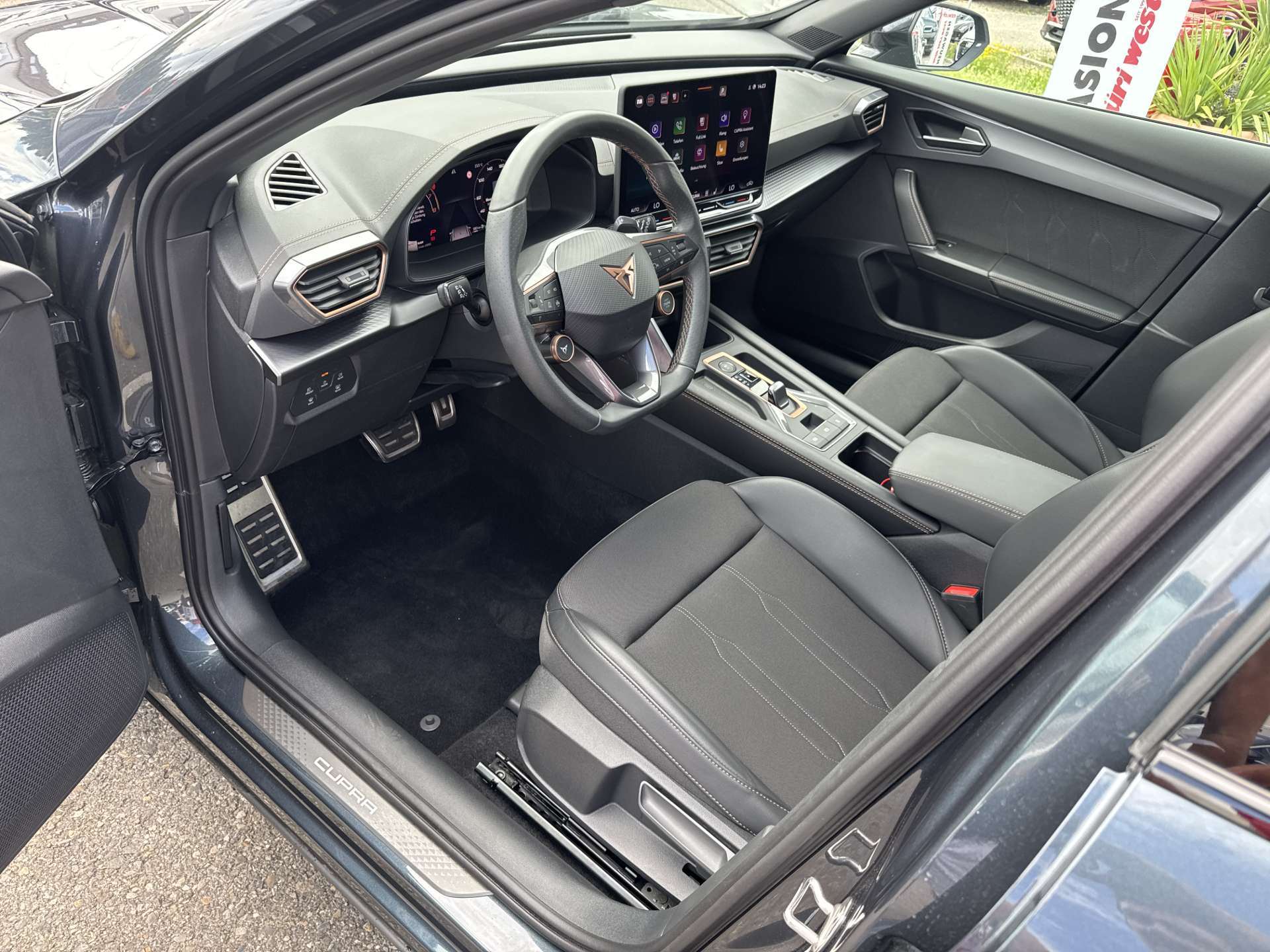 CUPRA Formentor 1.5 TSi DSG-Automat-image-5
