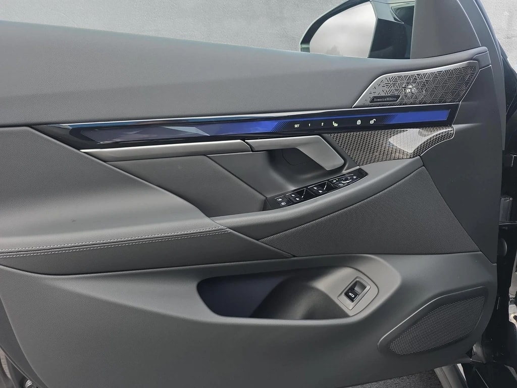 BMW M5 xDrive-image-16