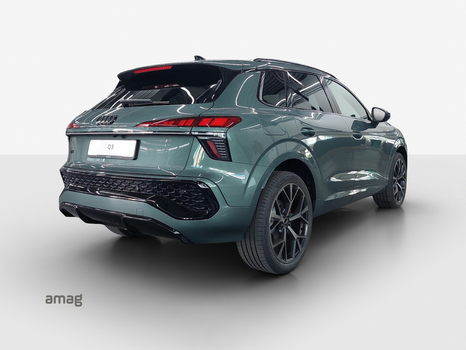 AUDI Q3 SUV 110 kW TFSI S tronic-image-4