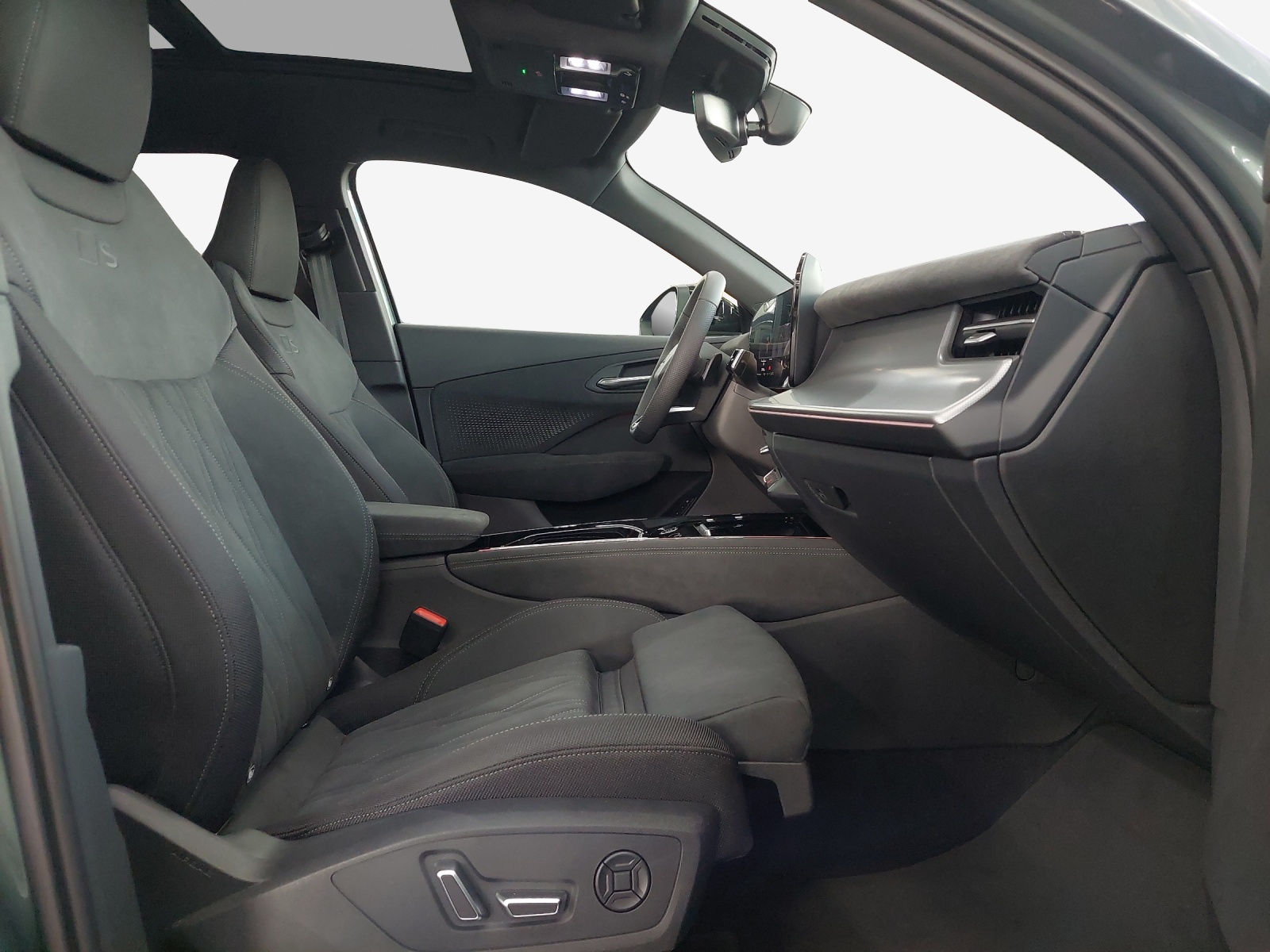 AUDI Q3 SUV 110 kW TFSI S tronic-image-14
