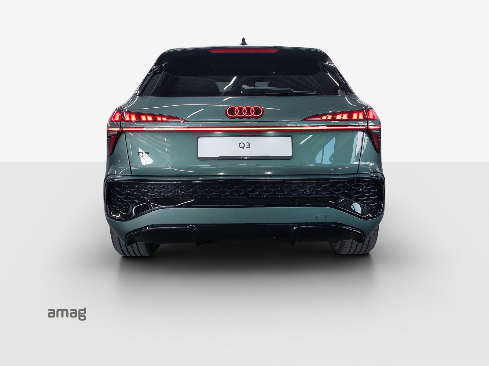 AUDI Q3 SUV 110 kW TFSI S tronic-showroom-element-3