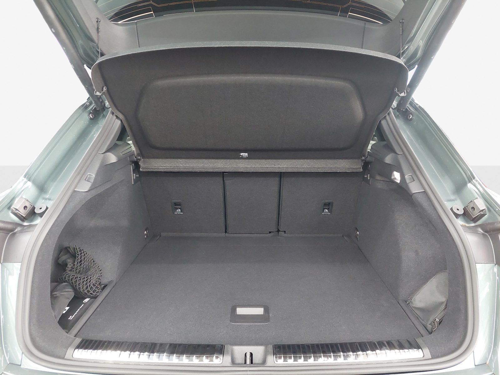 AUDI Q3 SUV 110 kW TFSI S tronic-image-12