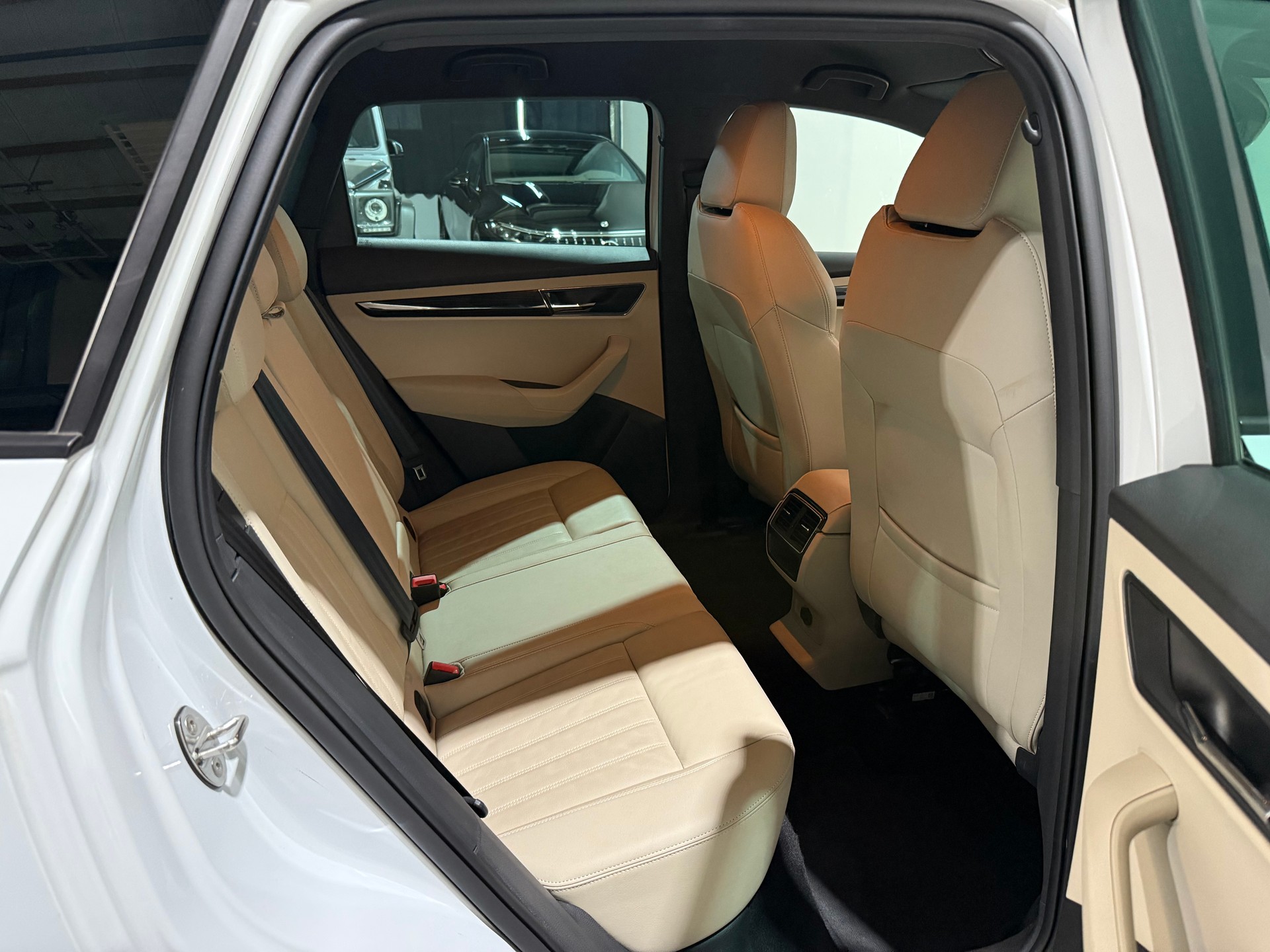 SKODA Karoq 2.0 TDI CR Style 4x4 DSG CH-Fahrzeug-image-14