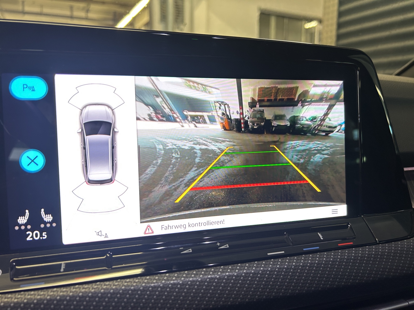 VW Golf Variant 2.0 TSI R-Line DSG 4Motion-image-10