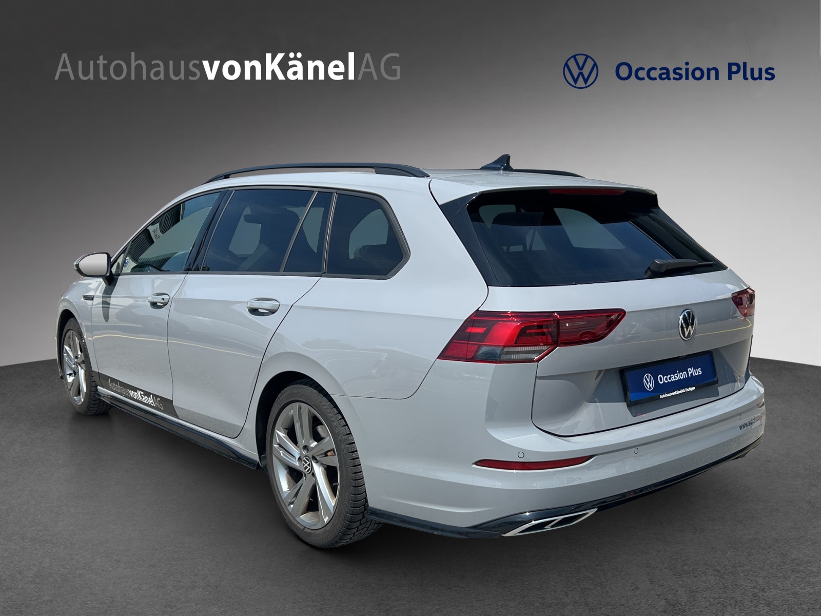 VW Golf Variant 2.0 TSI R-Line DSG 4Motion-image-2
