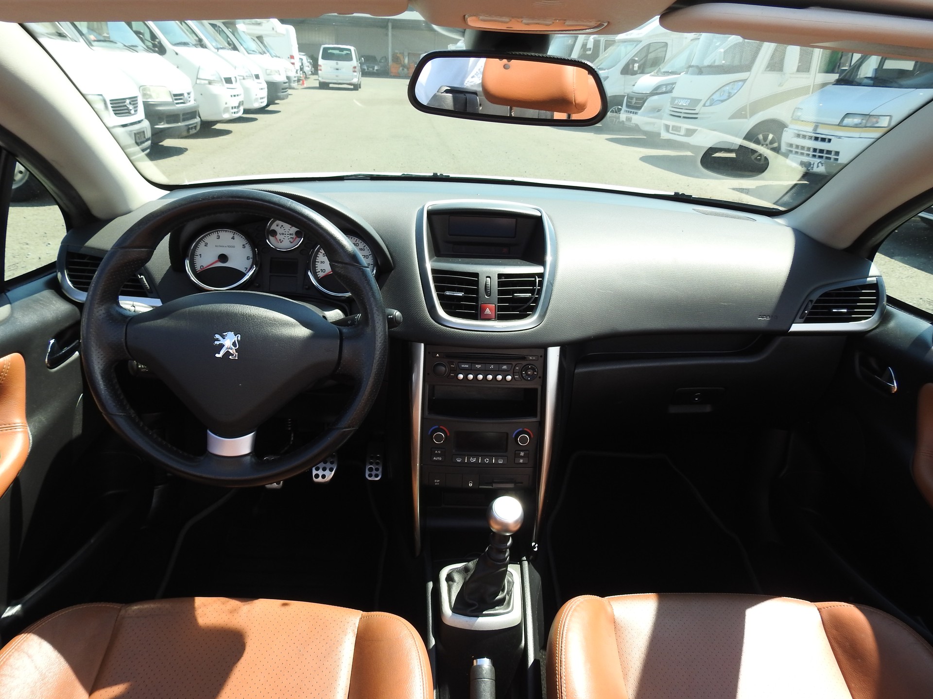 PEUGEOT 207 CC 1.6 16V Turbo Roland Garros-image-21