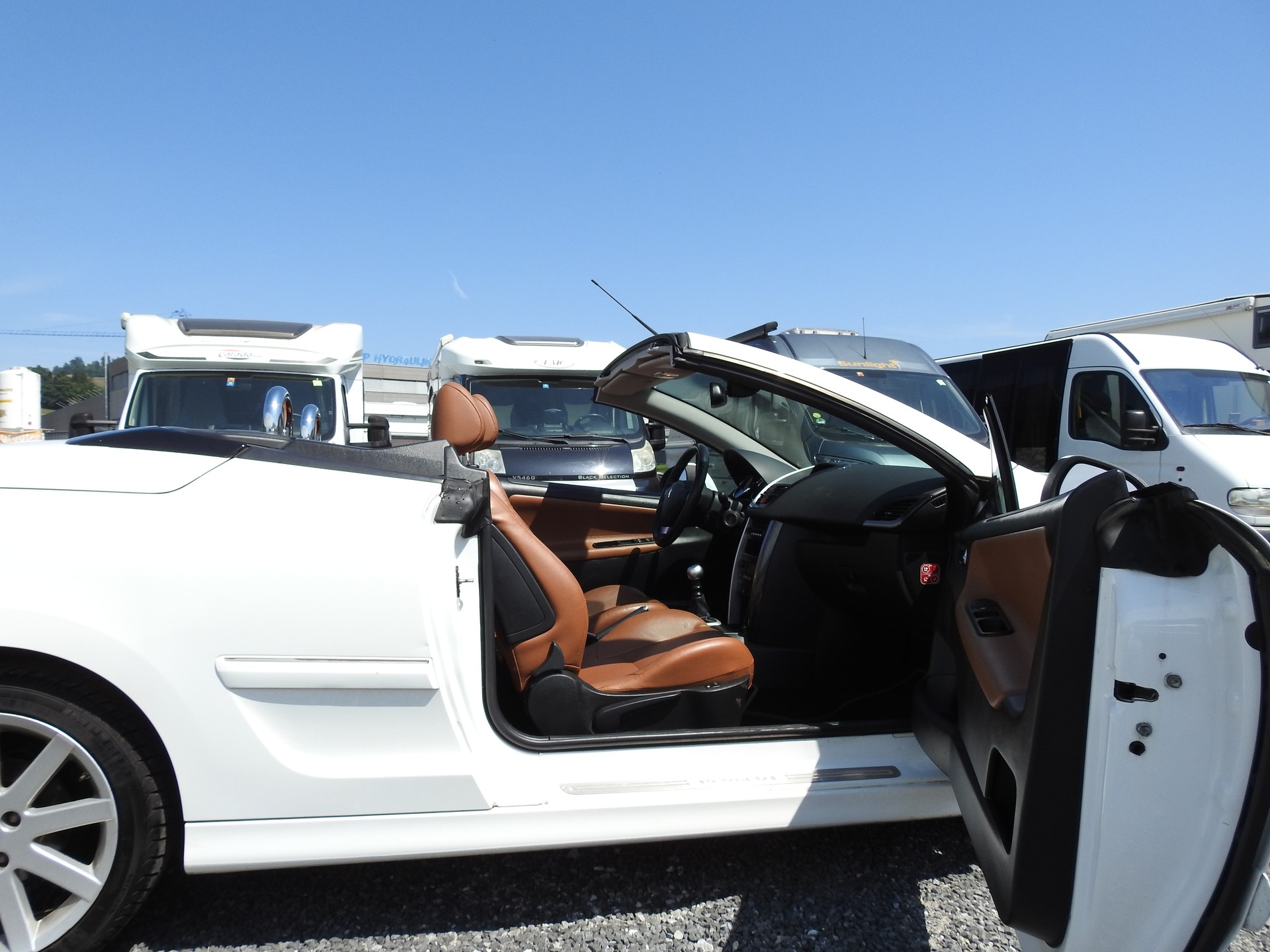 PEUGEOT 207 CC 1.6 16V Turbo Roland Garros-image-25