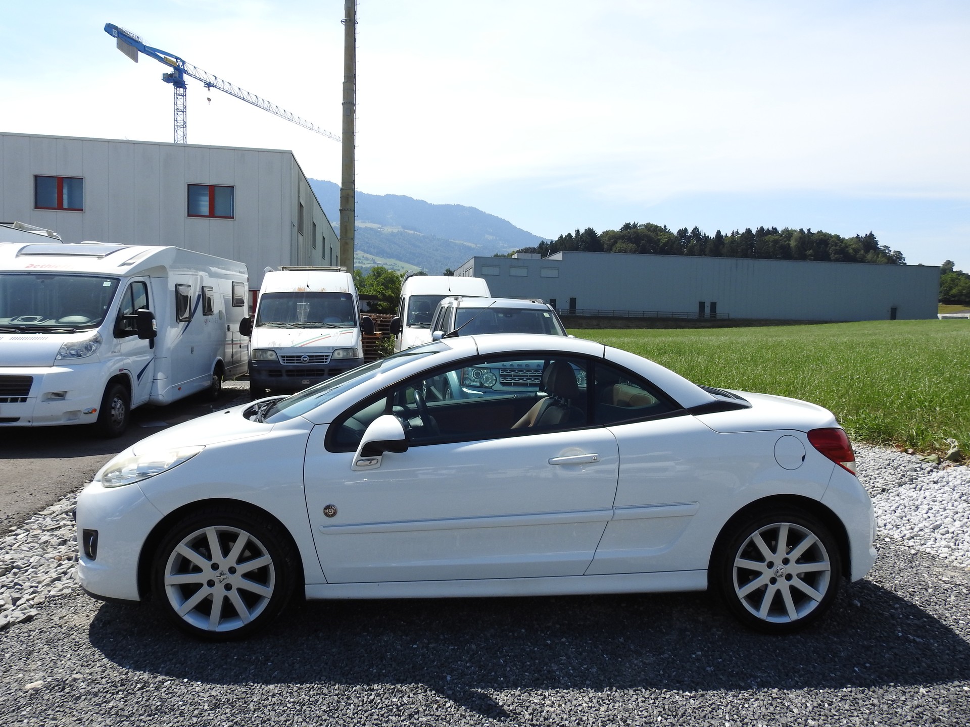 PEUGEOT 207 CC 1.6 16V Turbo Roland Garros-image-2