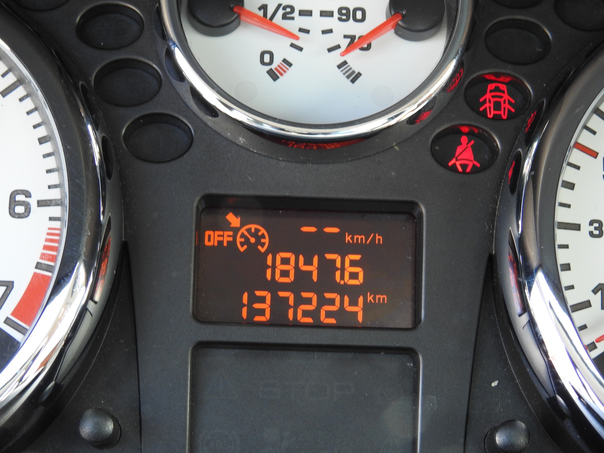 PEUGEOT 207 CC 1.6 16V Turbo Roland Garros-image-16