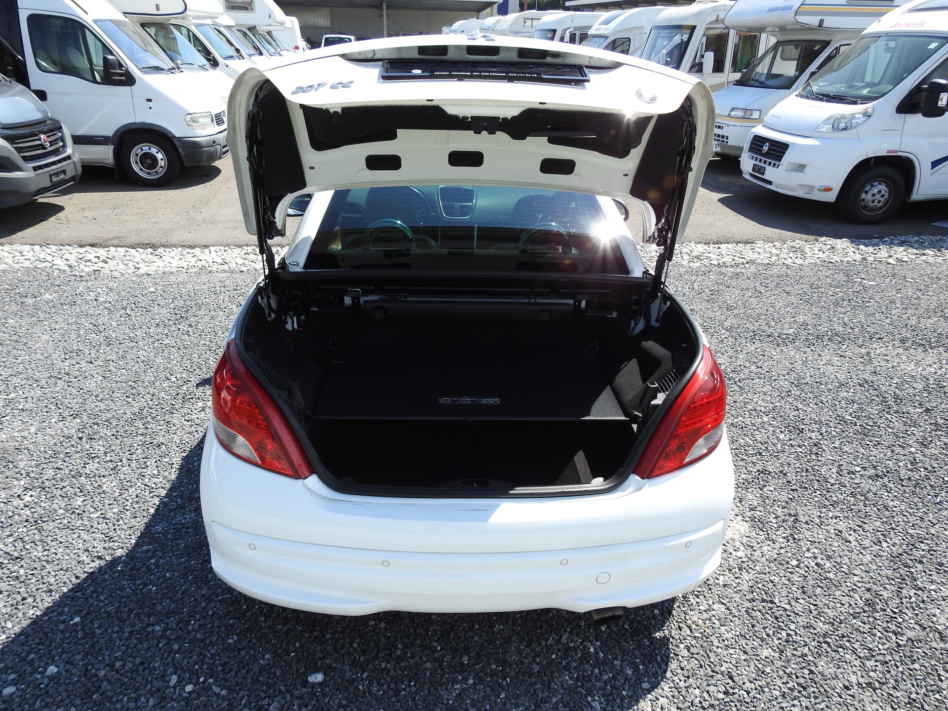 PEUGEOT 207 CC 1.6 16V Turbo Roland Garros-image-9