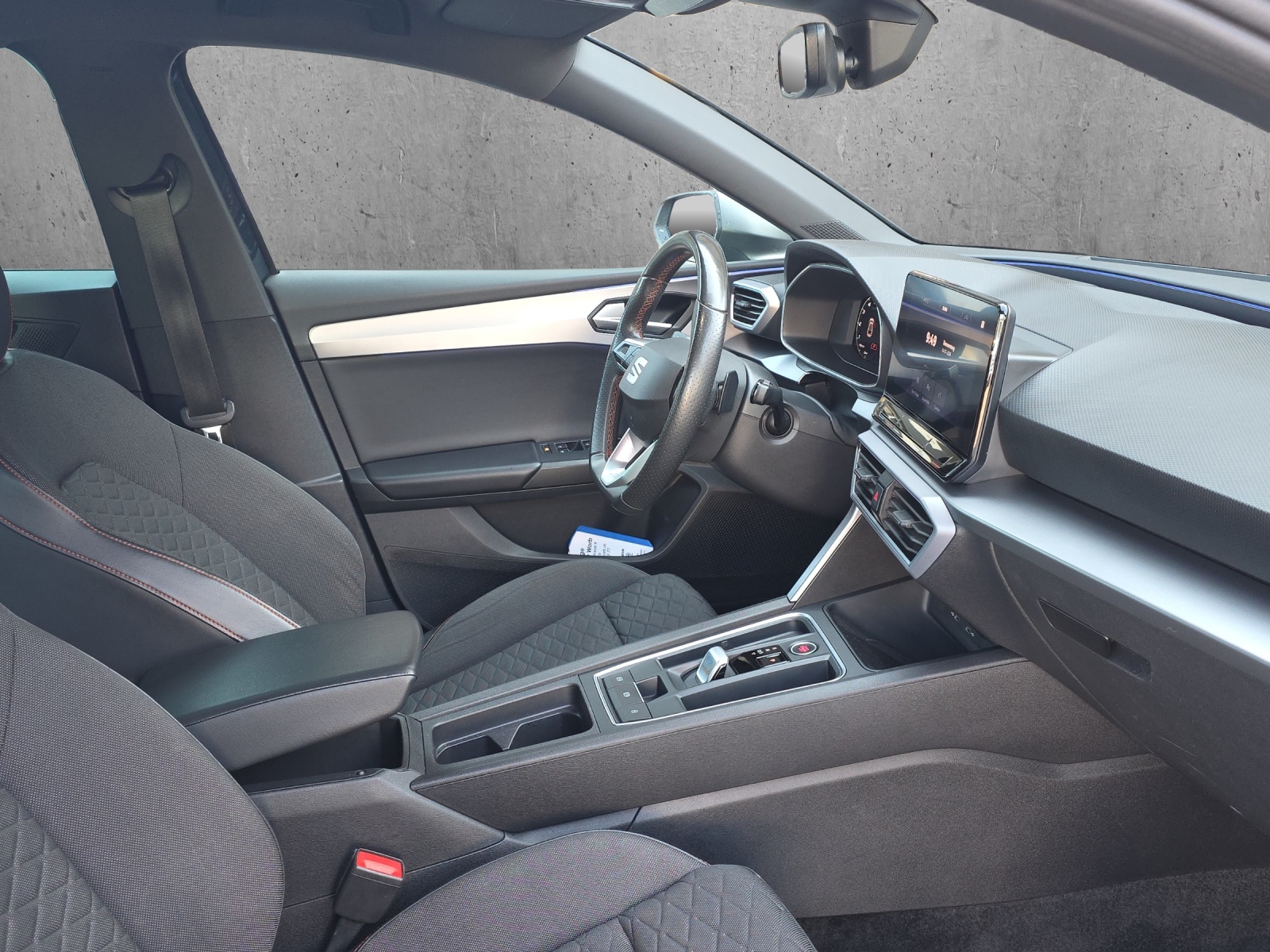 SEAT Leon 1.5 eTSI mHEV DSG FR-image-10