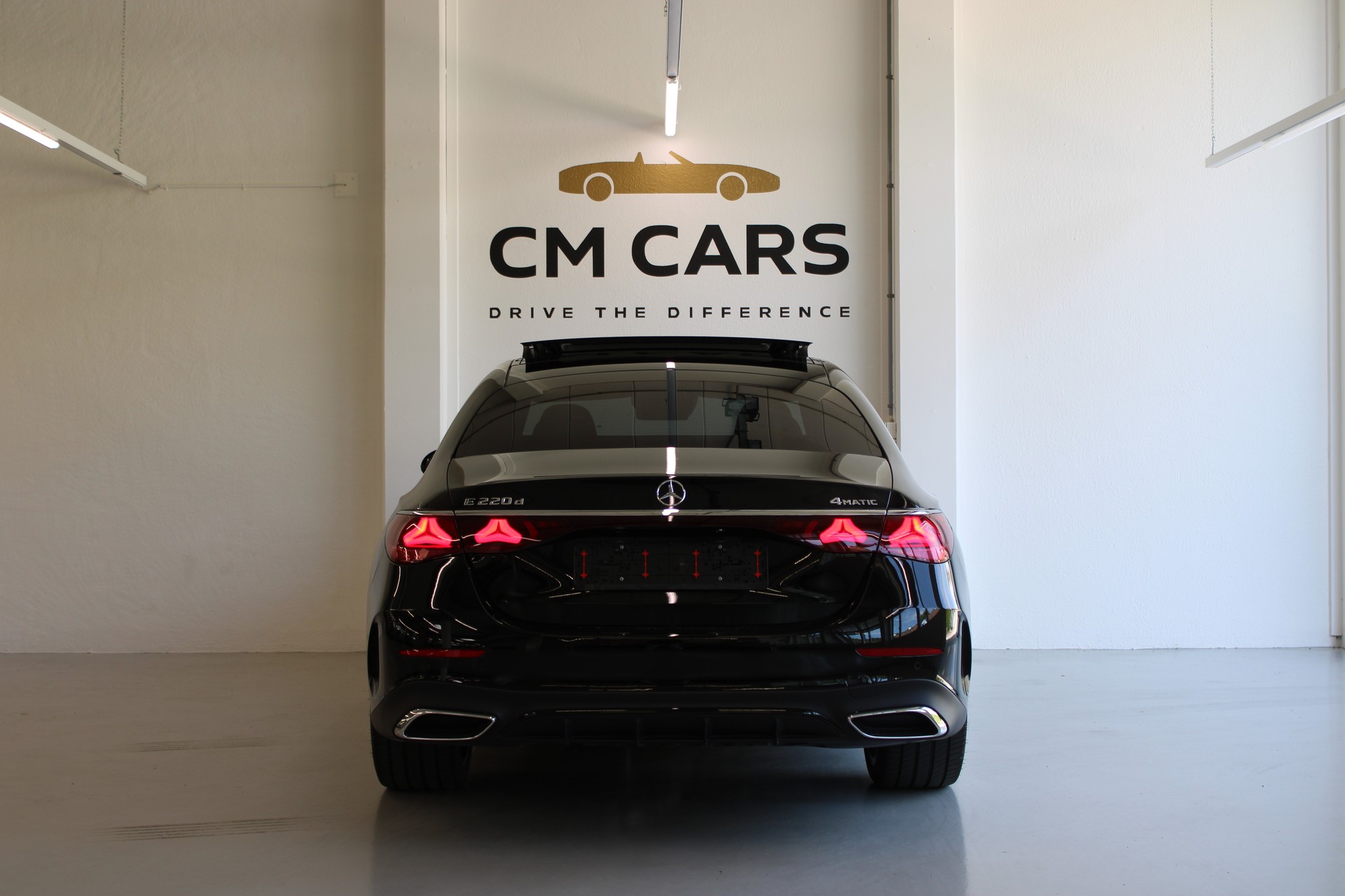 MERCEDES-BENZ E 220 d 4Matic 9G-Tronic-image-4