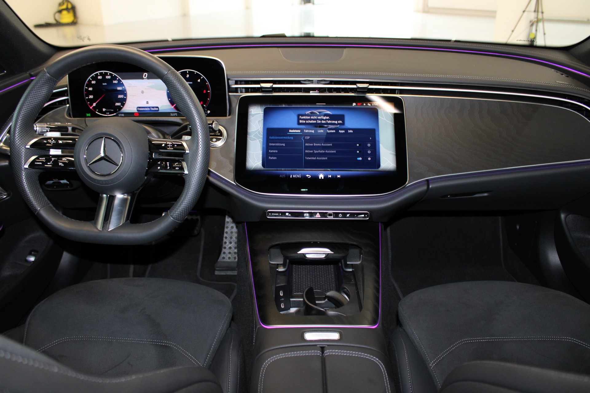 MERCEDES-BENZ E 220 d 4Matic 9G-Tronic-image-13
